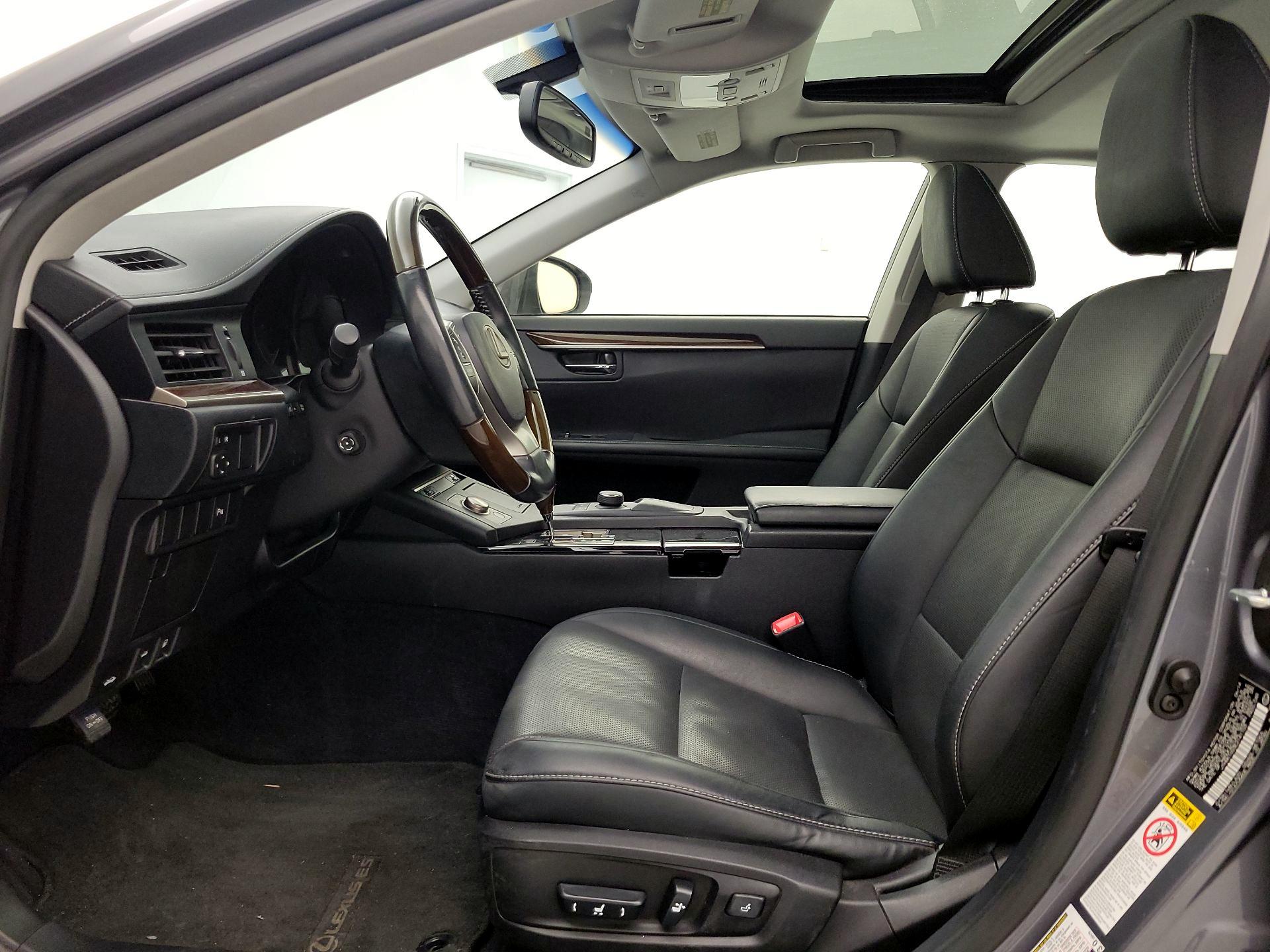 Thumbnail: 2014 Lexus ES - 11