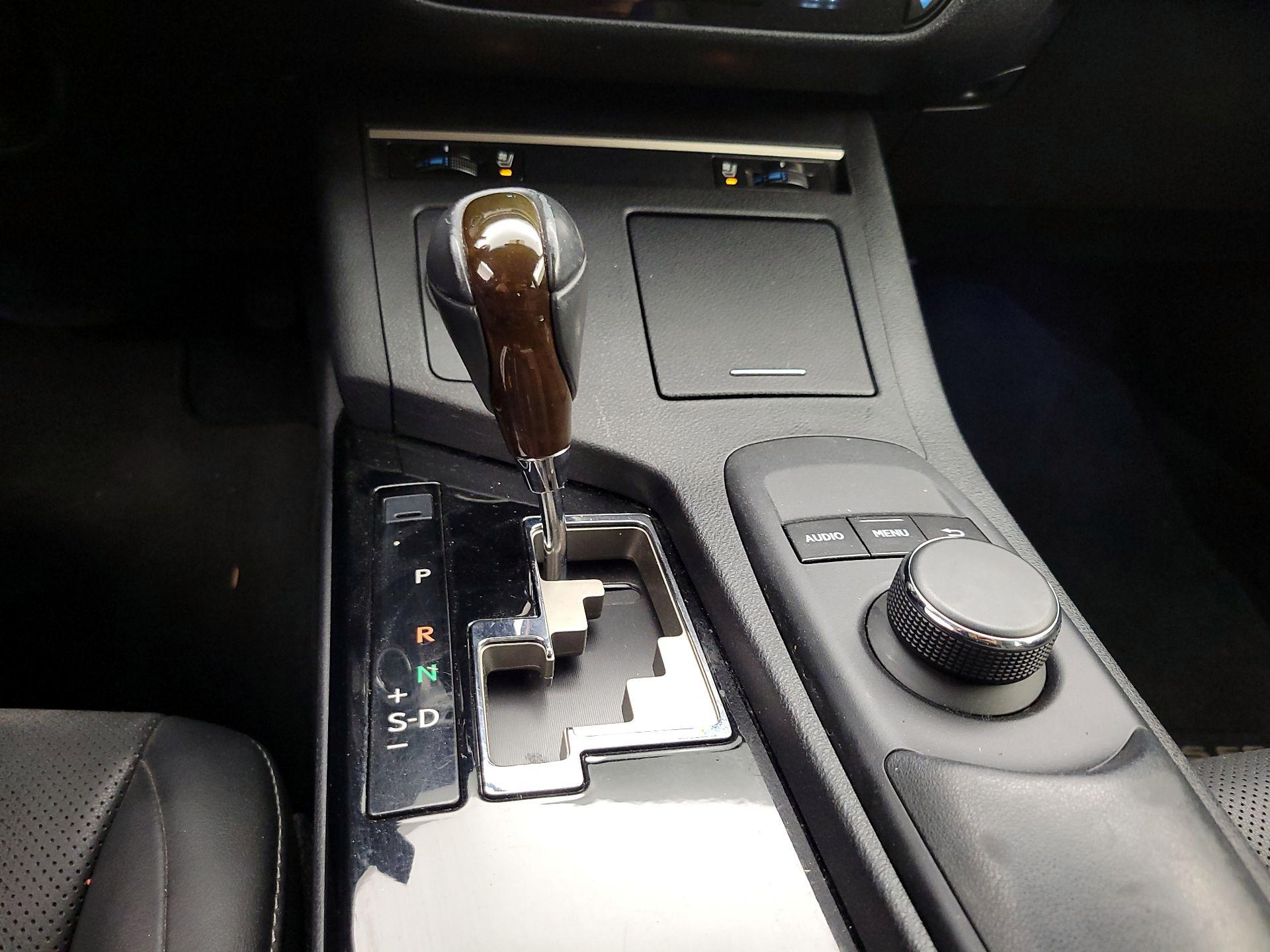 Thumbnail: 2014 Lexus ES - 17