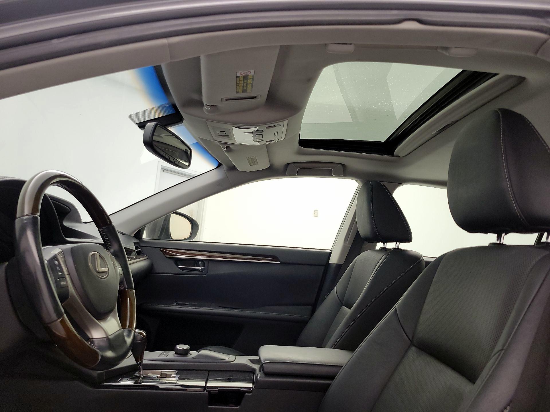 Thumbnail: 2014 Lexus ES - 19