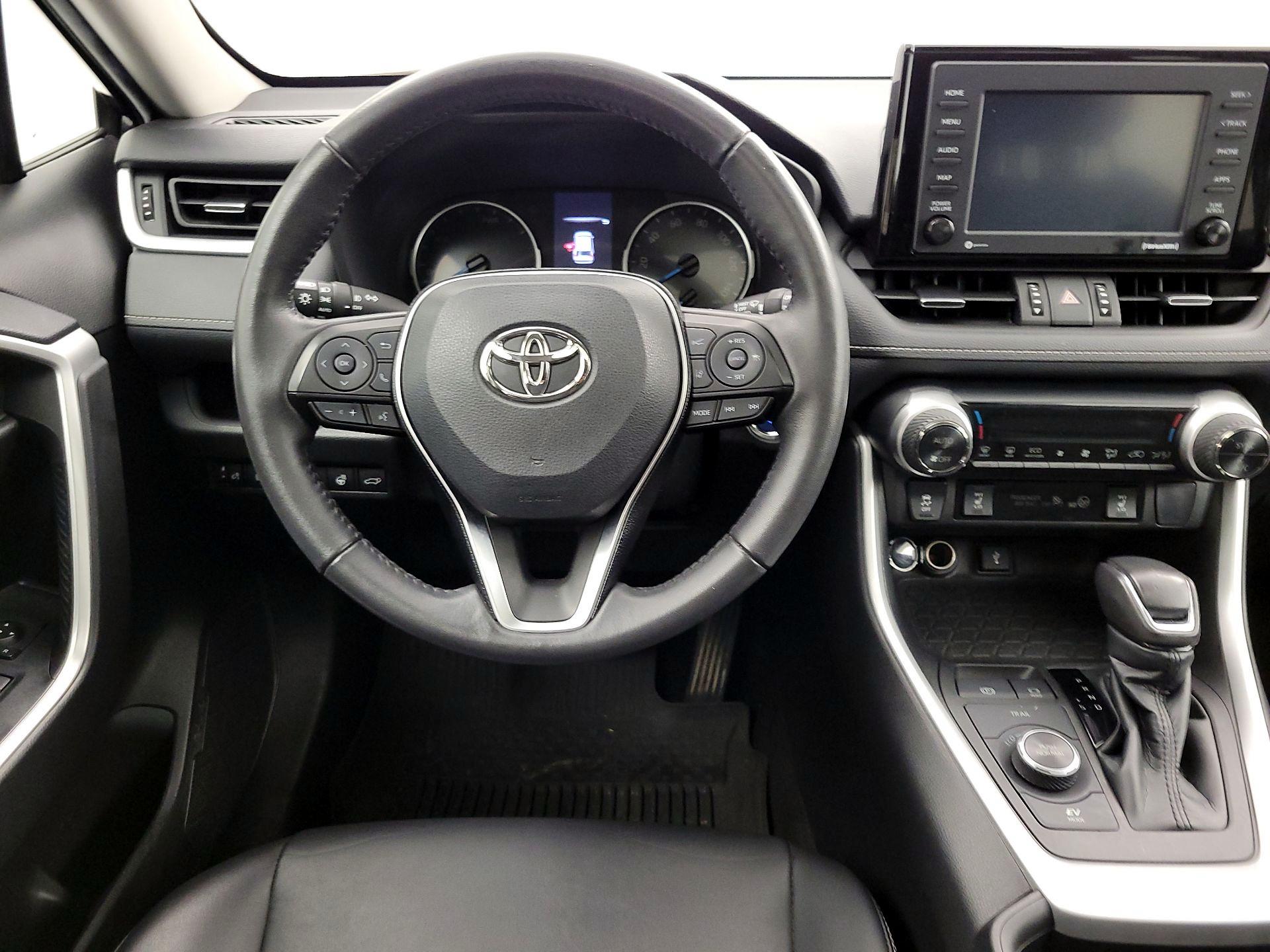 Thumbnail: 2022 Toyota RAV4 - 10