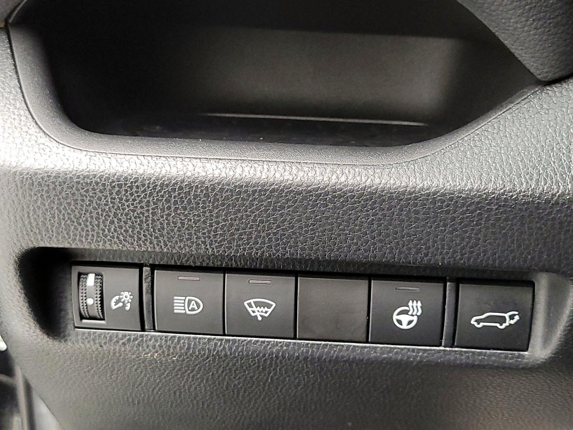 Thumbnail: 2022 Toyota RAV4 - 13