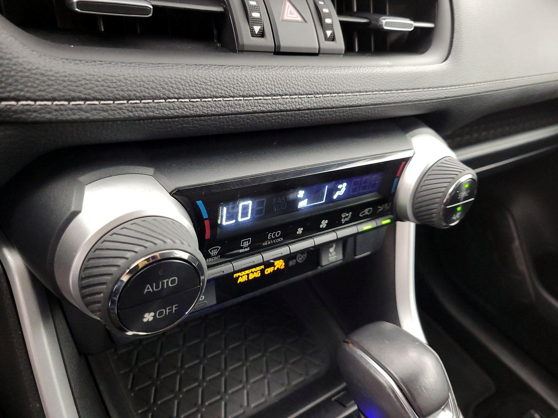 Thumbnail: 2022 Toyota RAV4 - 16