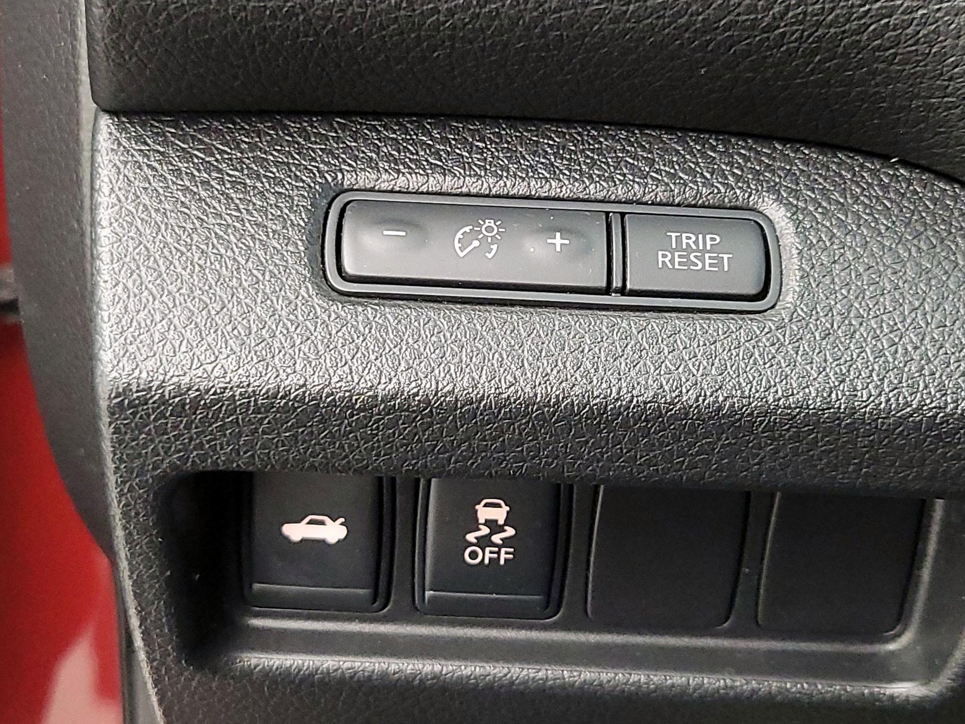 Thumbnail: 2016 Nissan Altima - 13