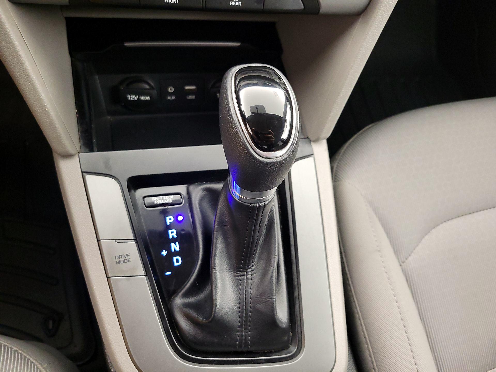 Thumbnail: 2018 Hyundai Elantra - 17