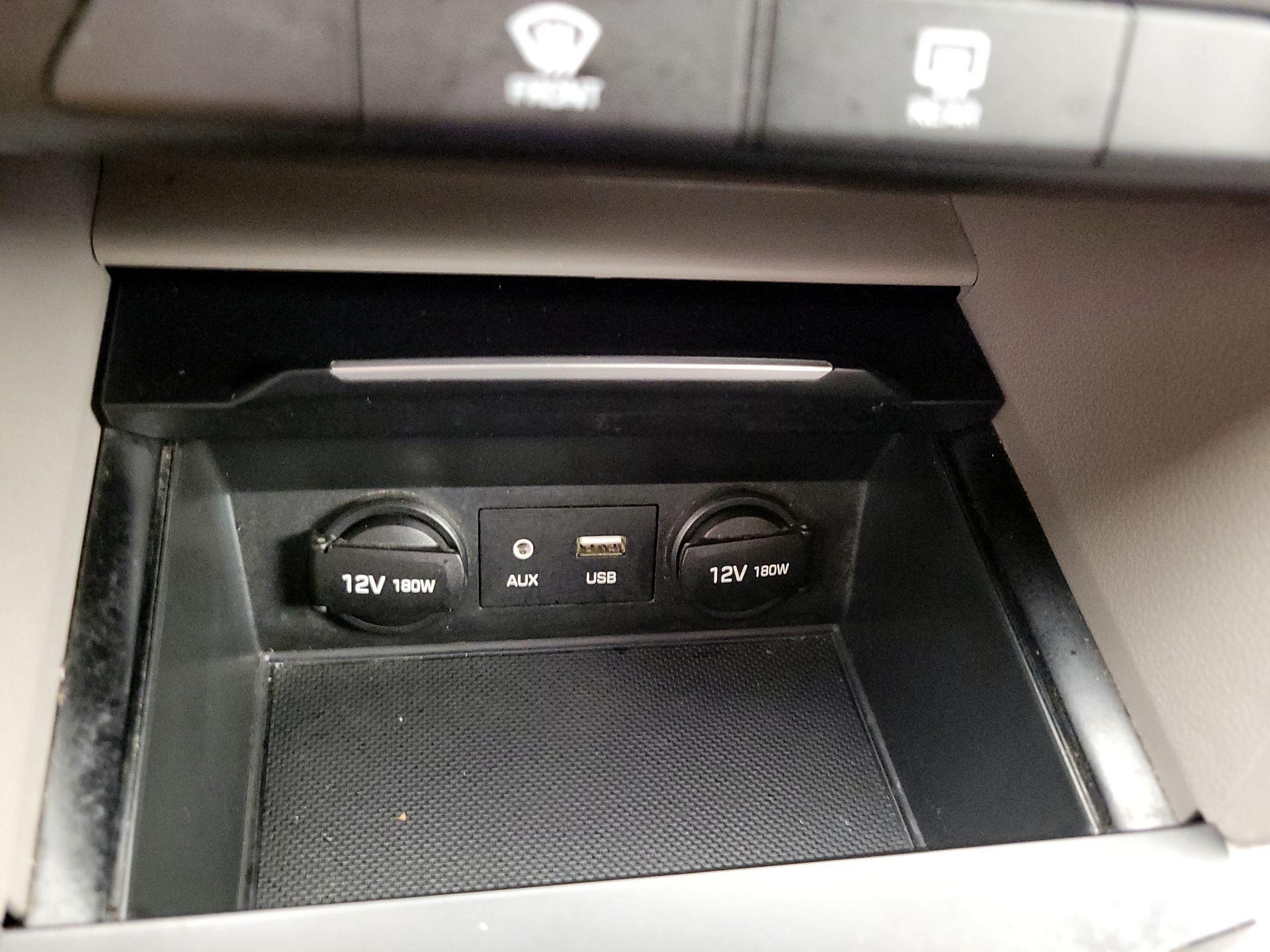 Thumbnail: 2018 Hyundai Elantra - 18