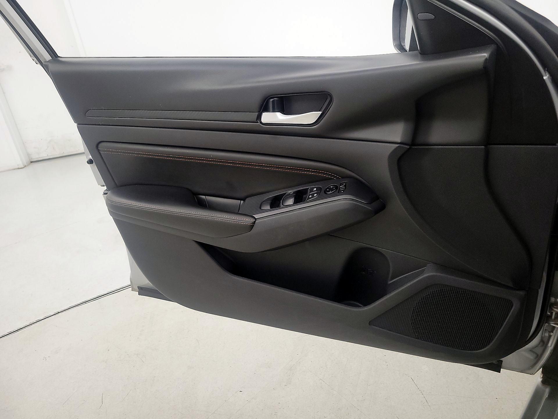 Thumbnail: 2021 Nissan Altima - 12