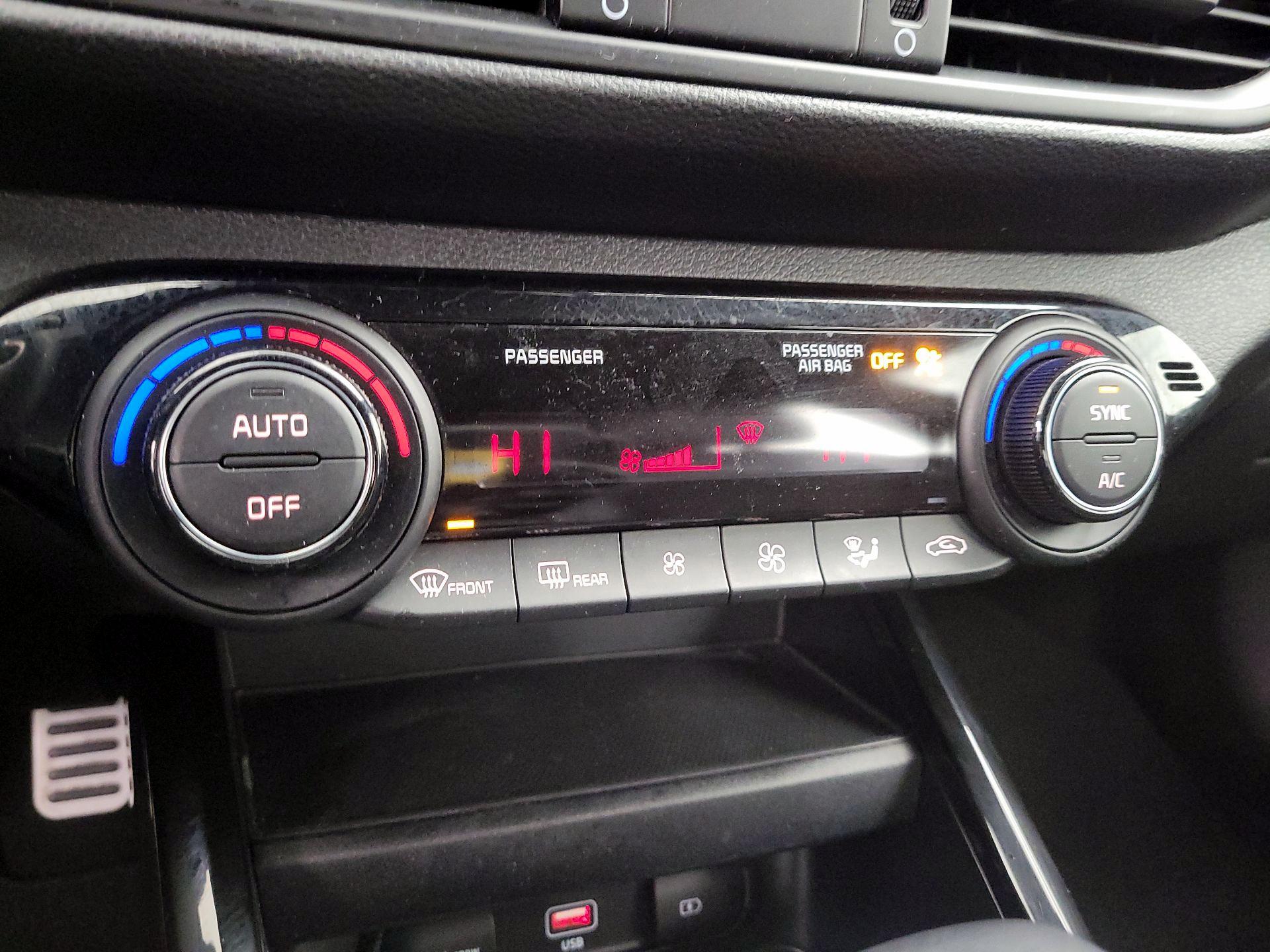 Thumbnail: 2023 Kia Forte - 17