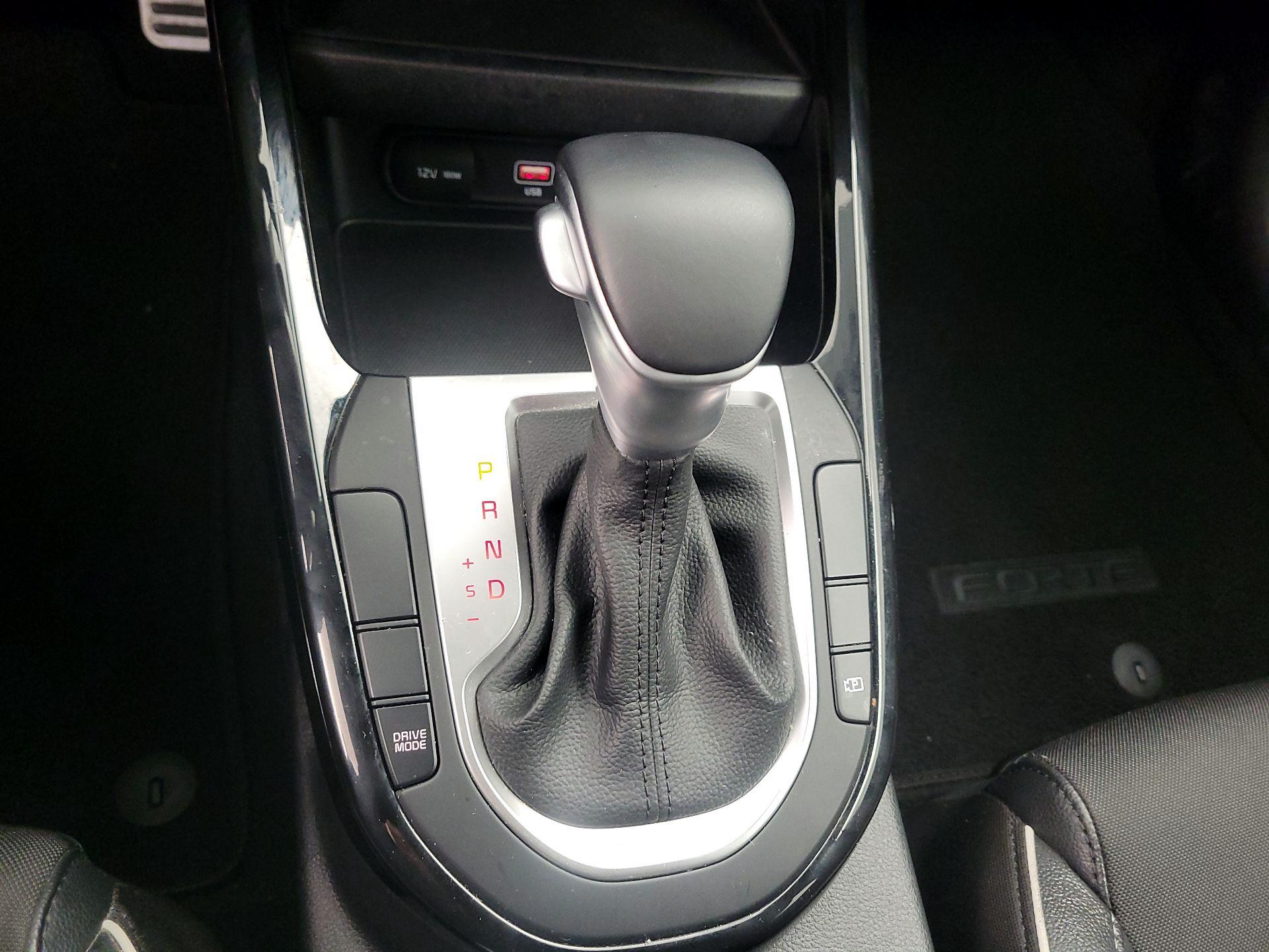 Thumbnail: 2023 Kia Forte - 18