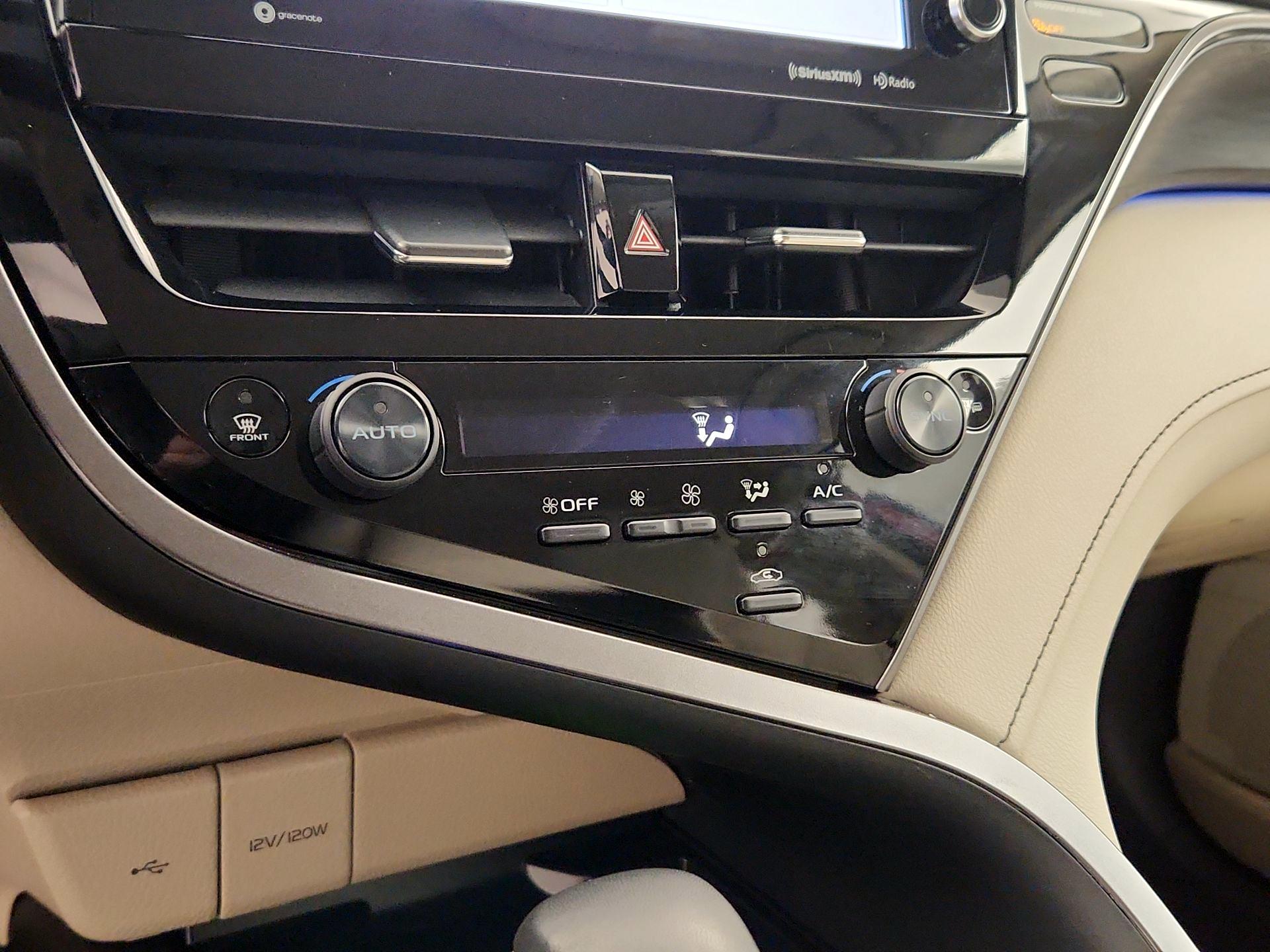 Thumbnail: 2022 Toyota Camry - 16