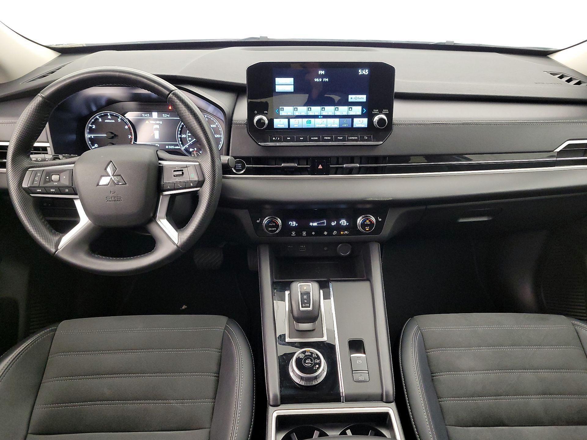 Thumbnail: 2024 Mitsubishi Outlander - 9