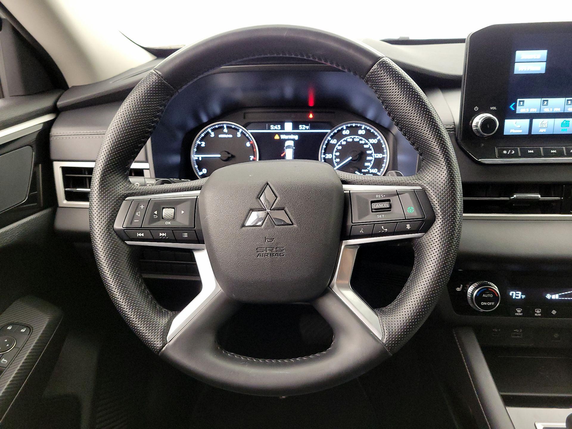Thumbnail: 2024 Mitsubishi Outlander - 10