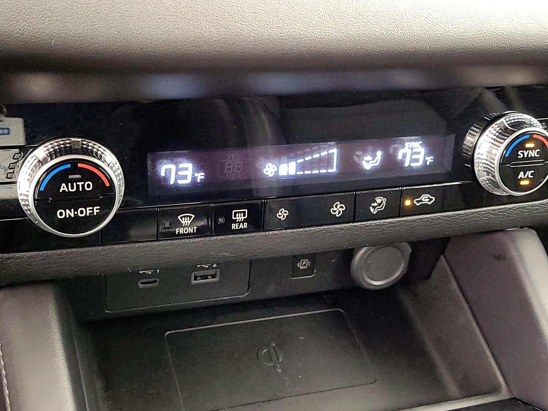 Thumbnail: 2024 Mitsubishi Outlander - 16