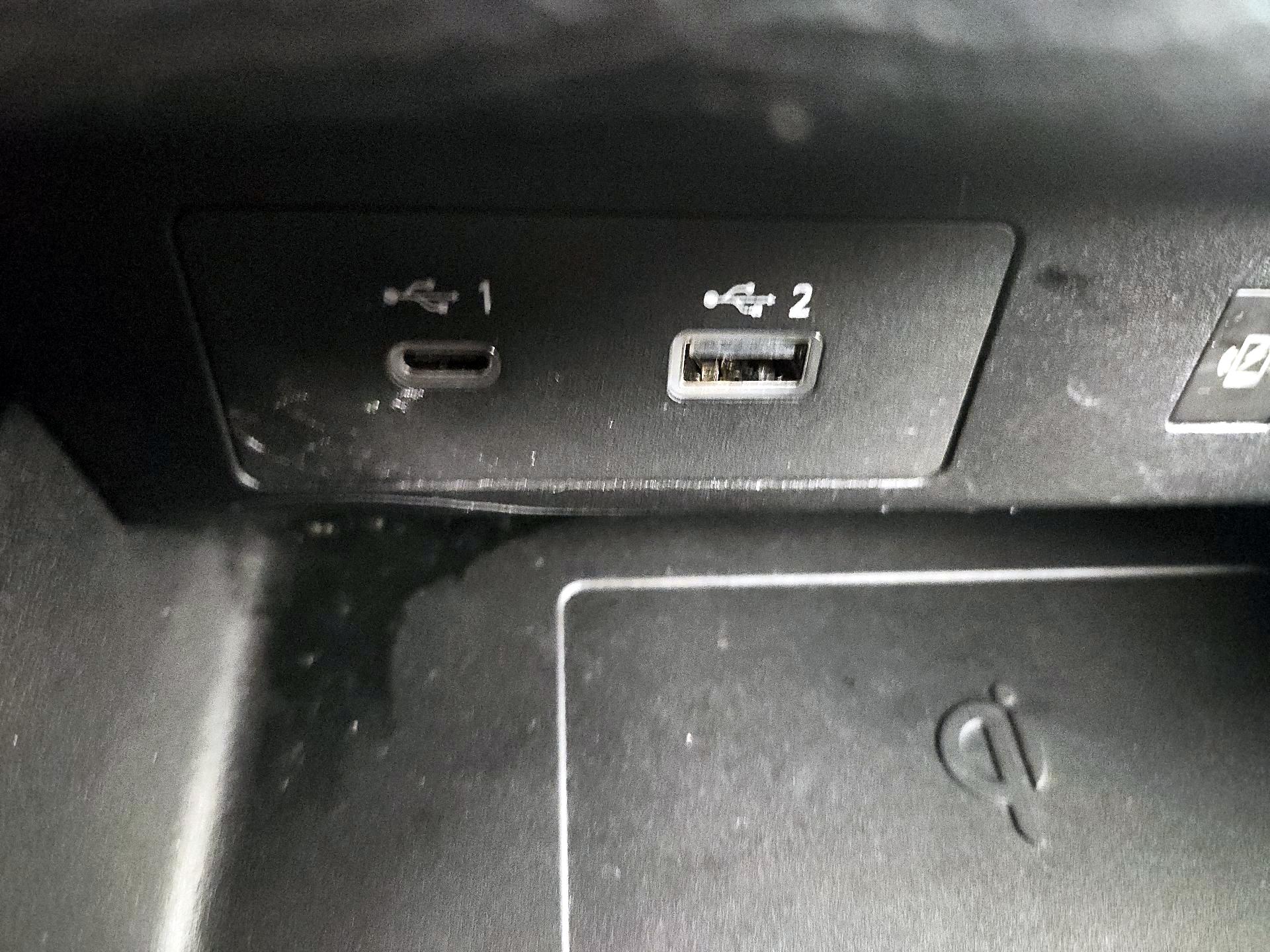 Thumbnail: 2024 Mitsubishi Outlander - 19