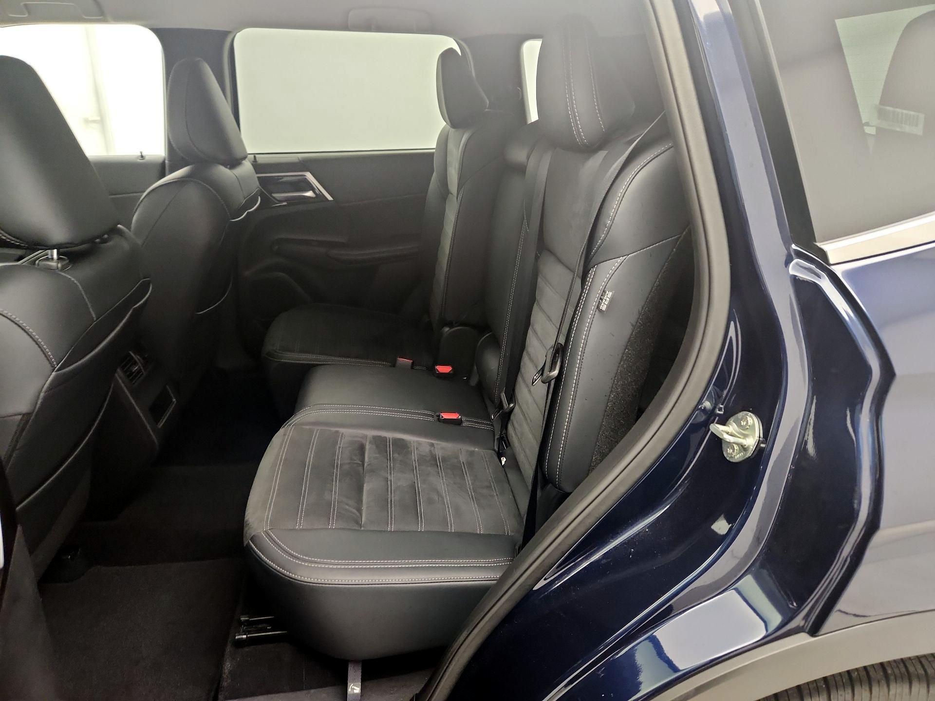 Thumbnail: 2024 Mitsubishi Outlander - 20