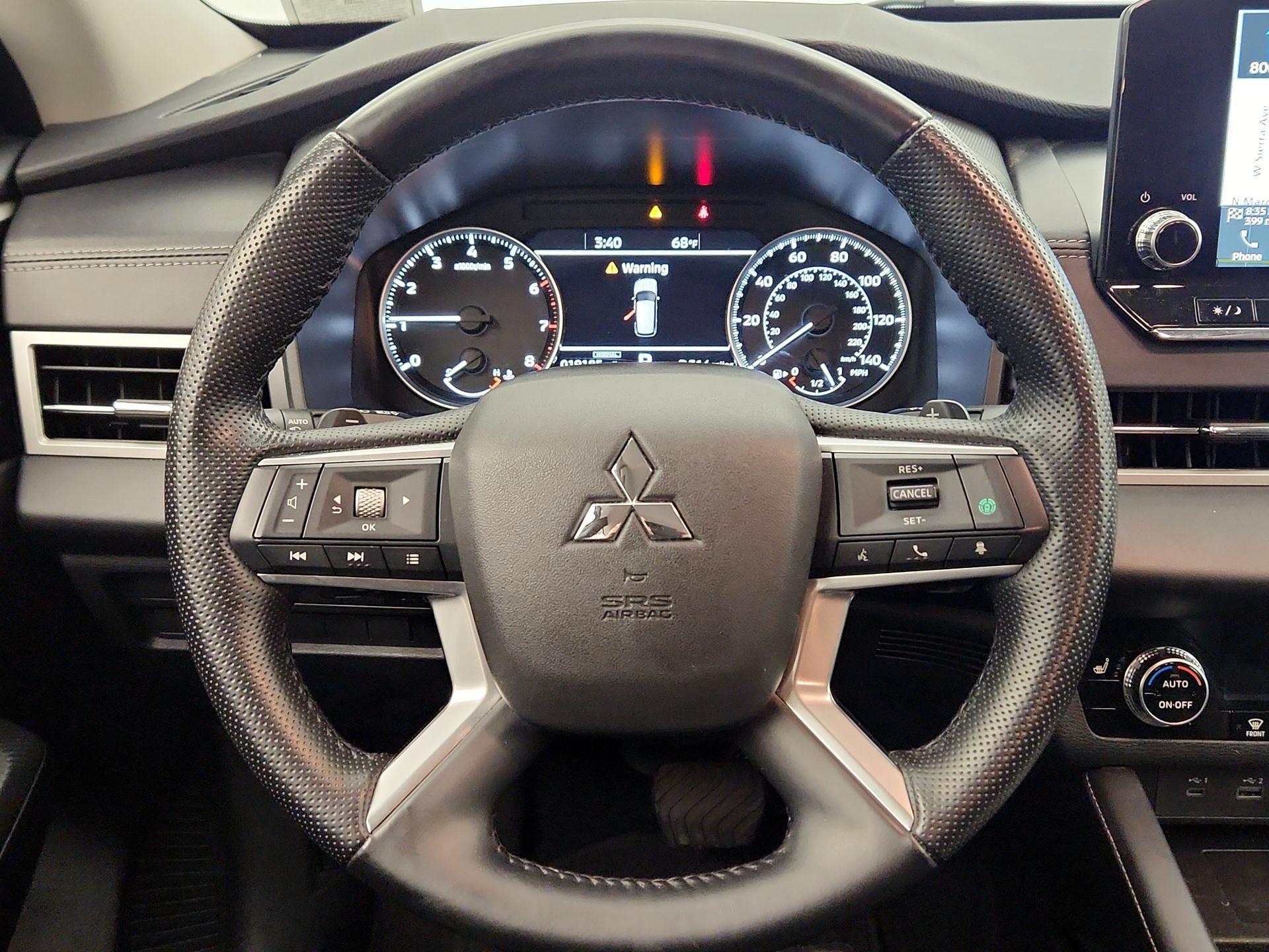 Thumbnail: 2024 Mitsubishi Outlander - 10