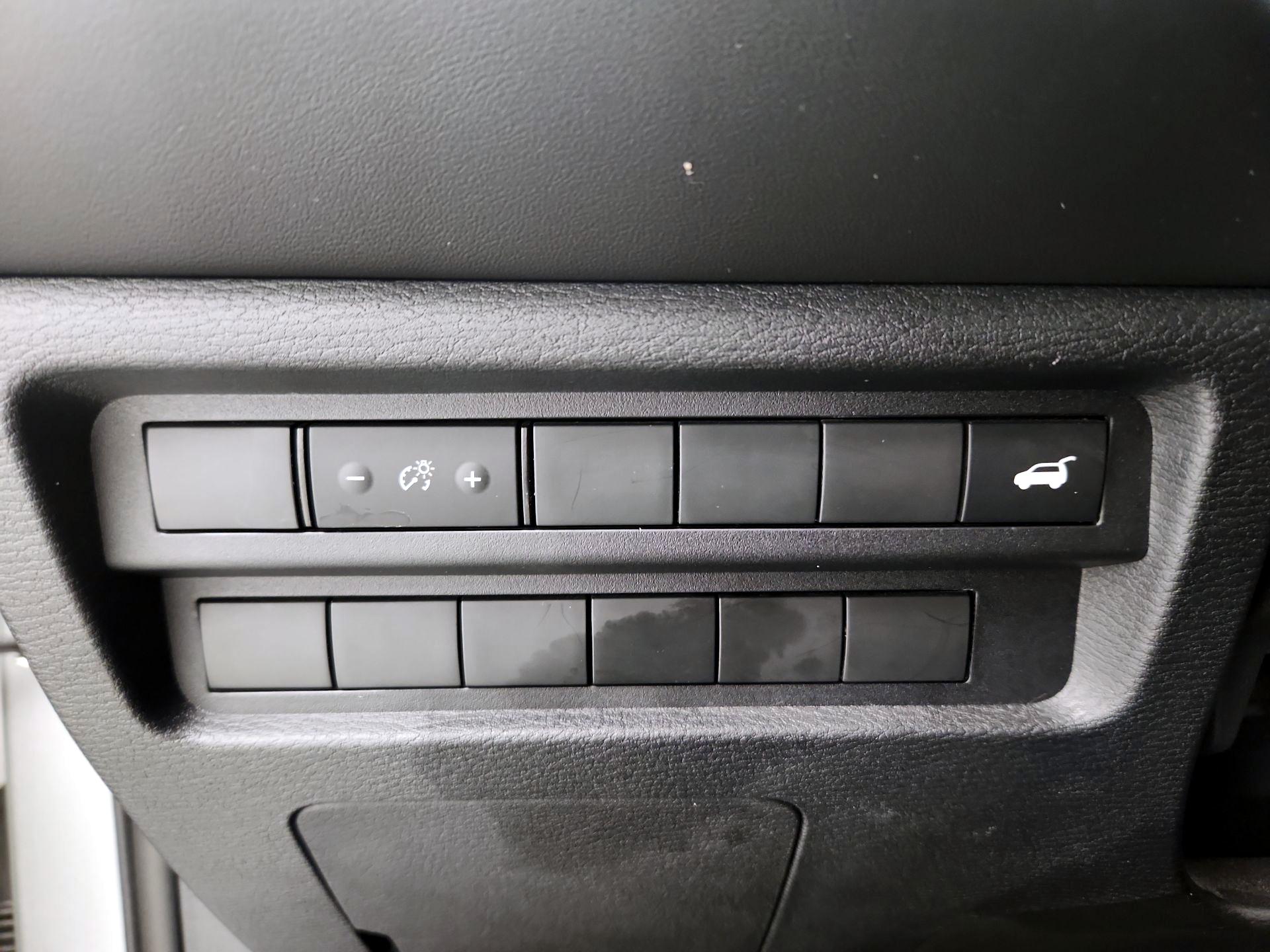 Thumbnail: 2024 Mitsubishi Outlander - 13