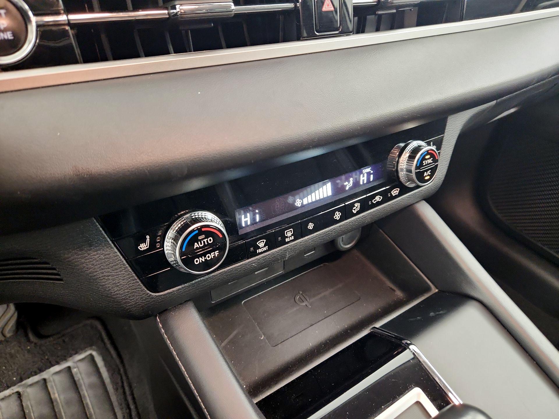 Thumbnail: 2024 Mitsubishi Outlander - 17