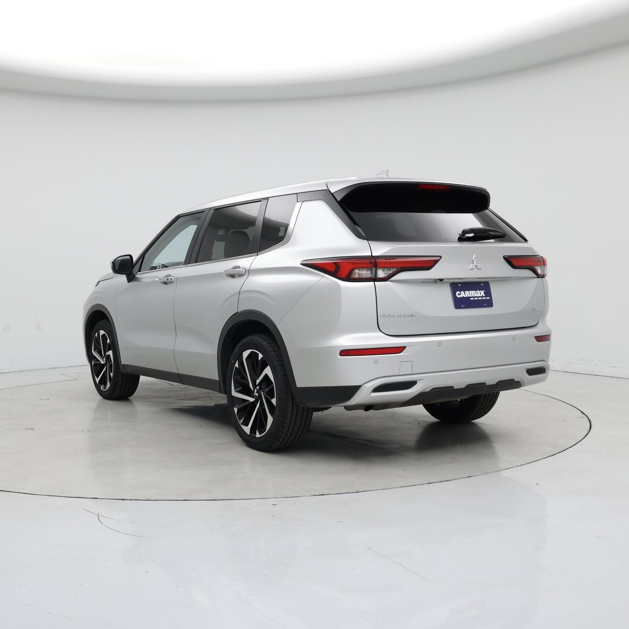 Thumbnail: 2024 Mitsubishi Outlander - 2