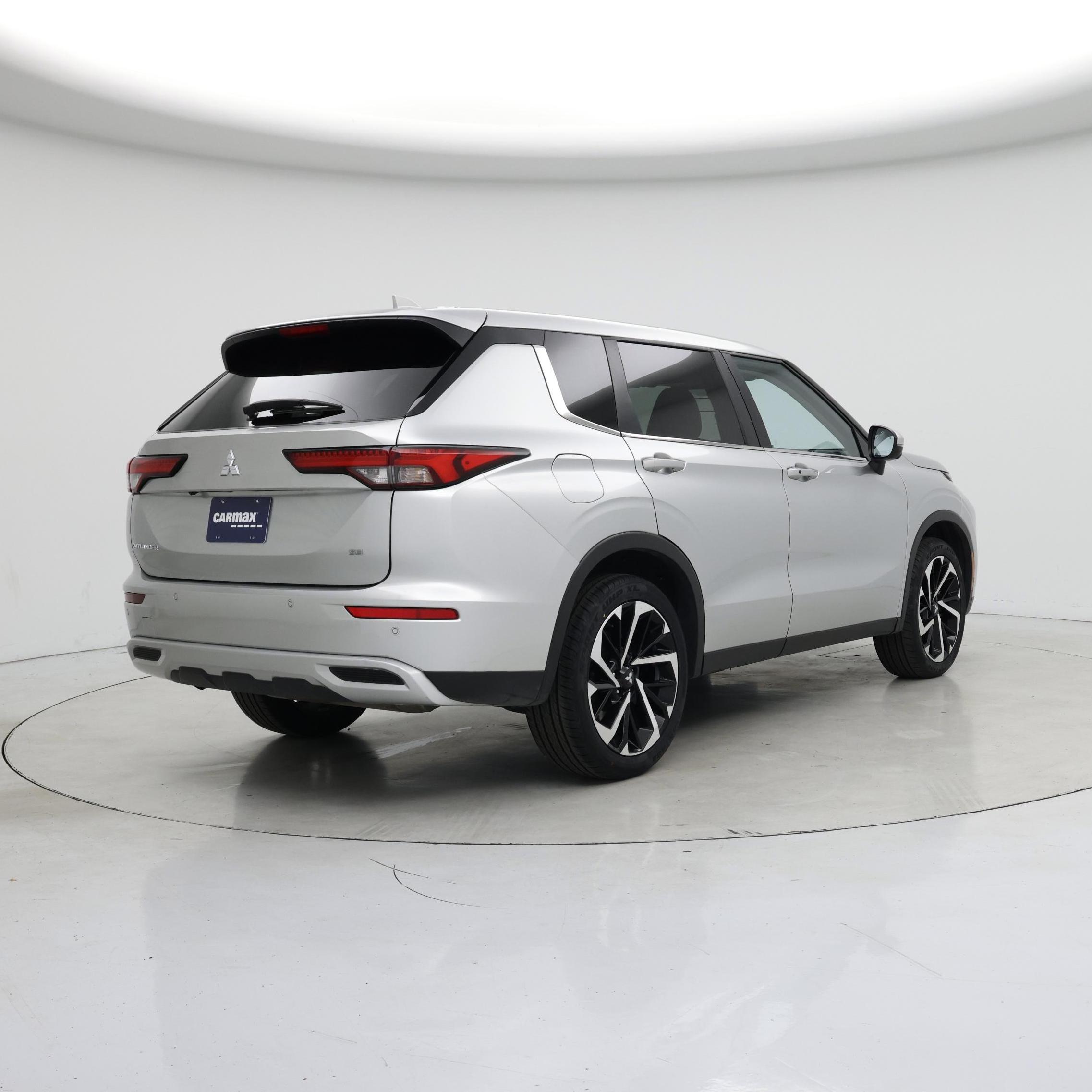 Thumbnail: 2024 Mitsubishi Outlander - 8