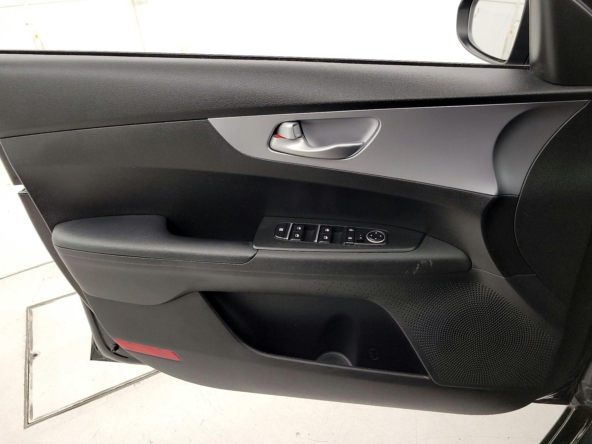 Thumbnail: 2023 Kia Forte - 12