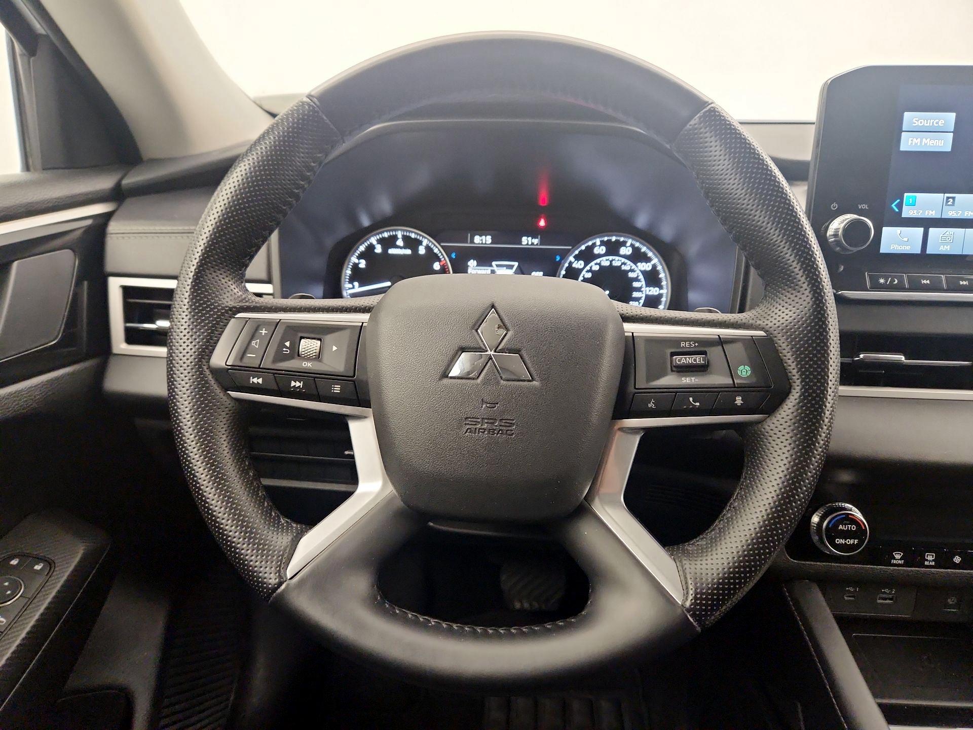 Thumbnail: 2024 Mitsubishi Outlander - 10