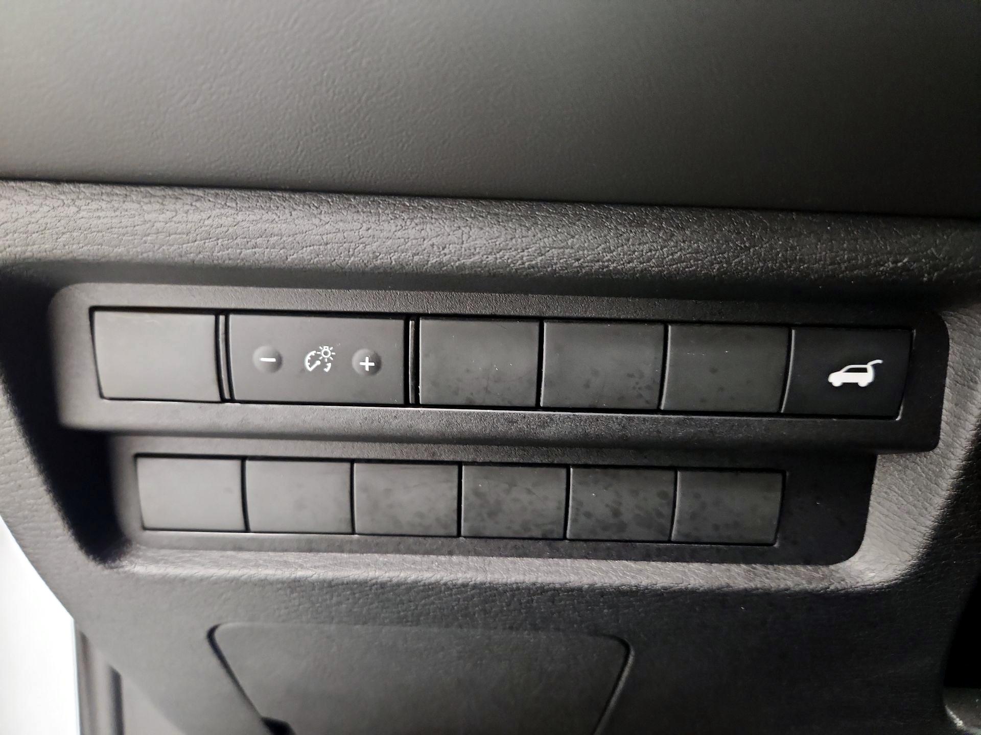 Thumbnail: 2024 Mitsubishi Outlander - 13