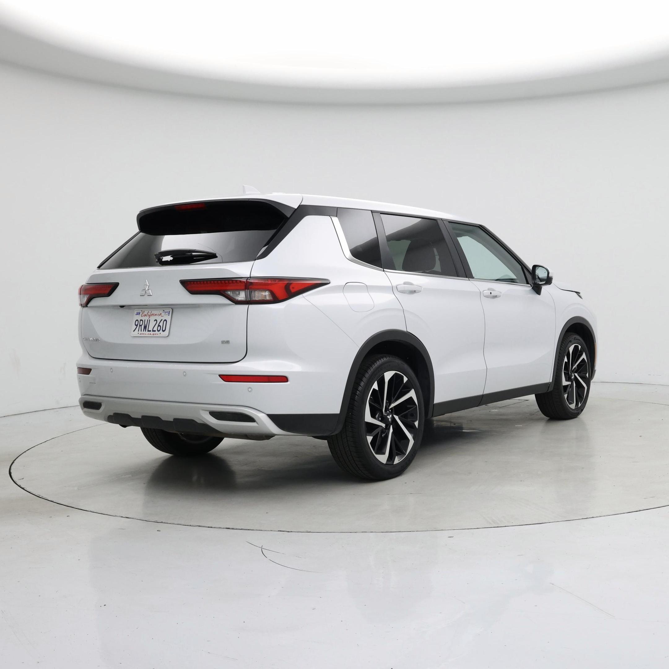 Thumbnail: 2024 Mitsubishi Outlander - 8