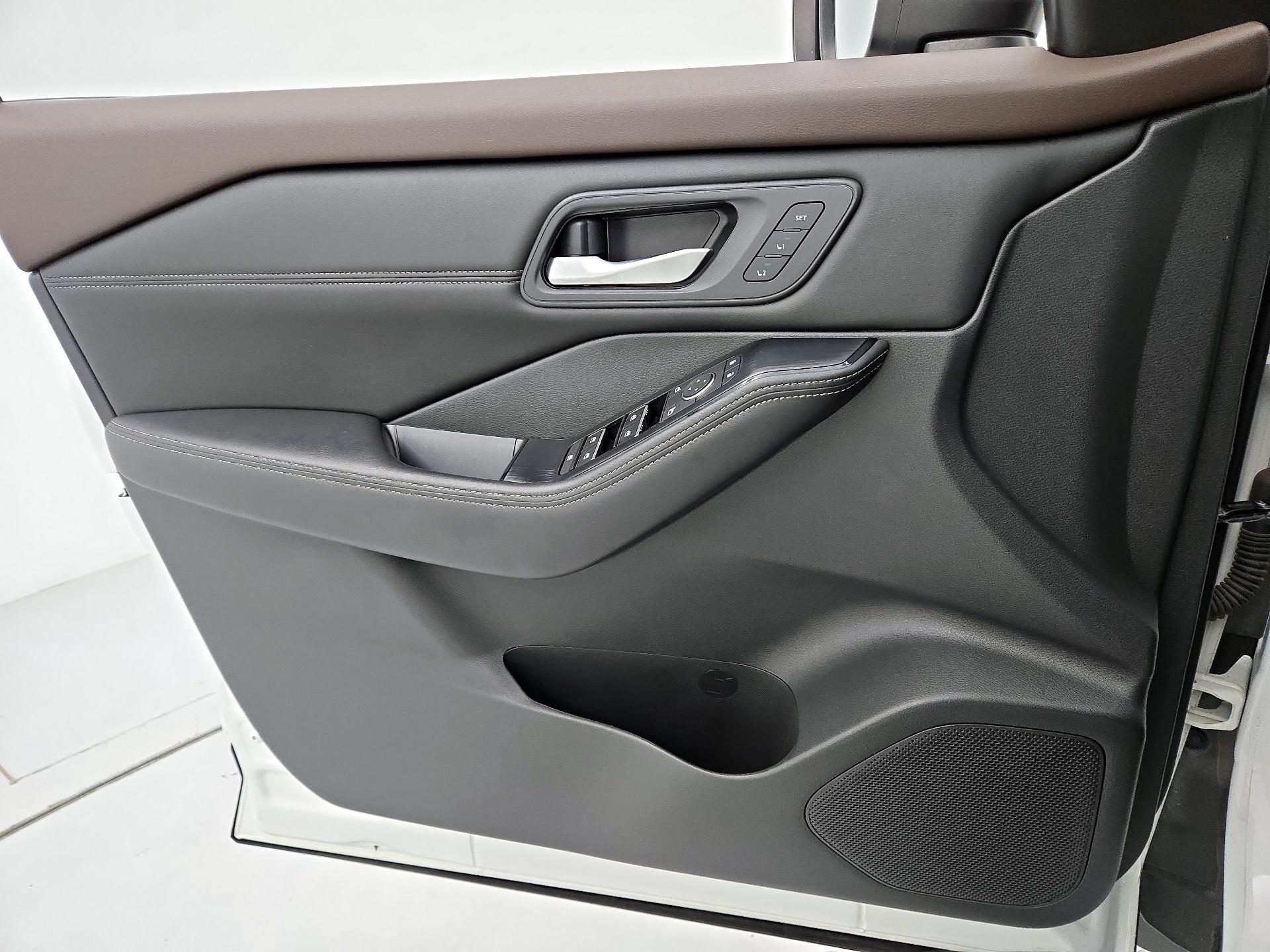 Thumbnail: 2022 Nissan Rogue - 12