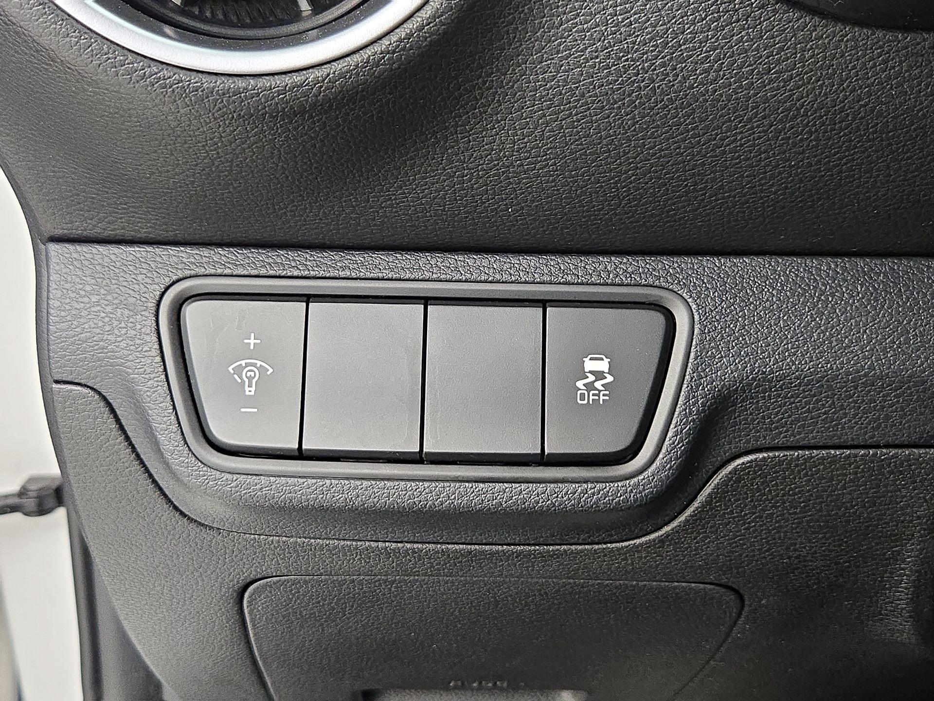 Thumbnail: 2023 Kia Forte - 13