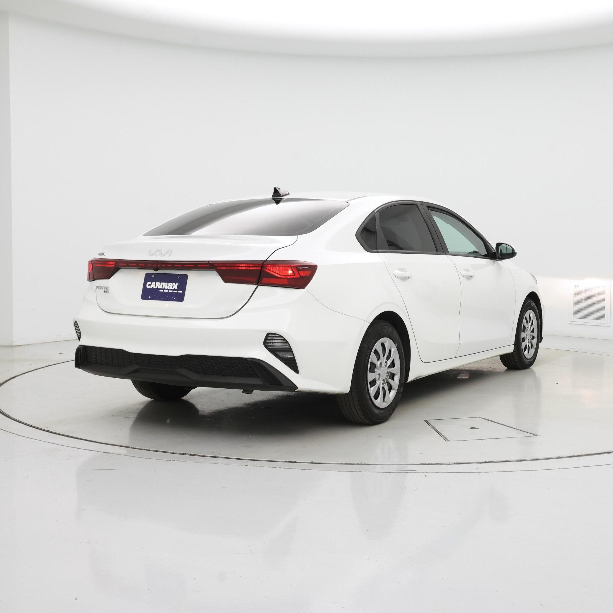 Thumbnail: 2023 Kia Forte - 8