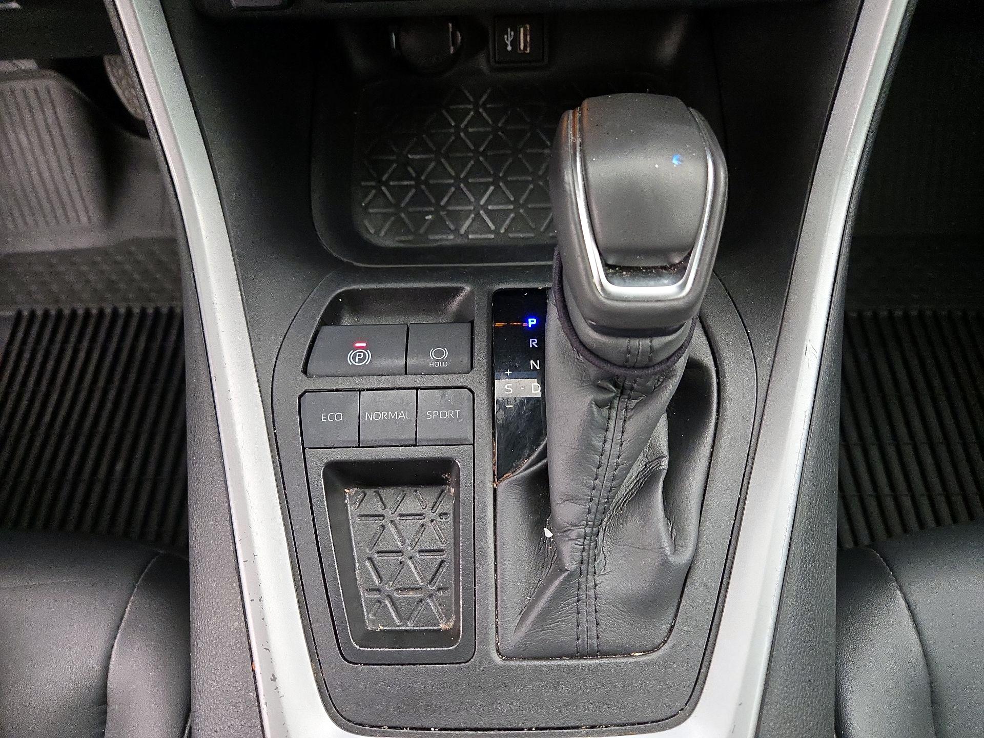 Thumbnail: 2024 Toyota RAV4 - 17