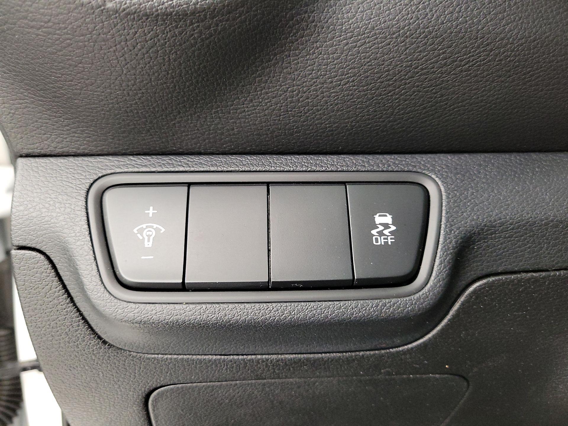 Thumbnail: 2023 Kia Forte - 13