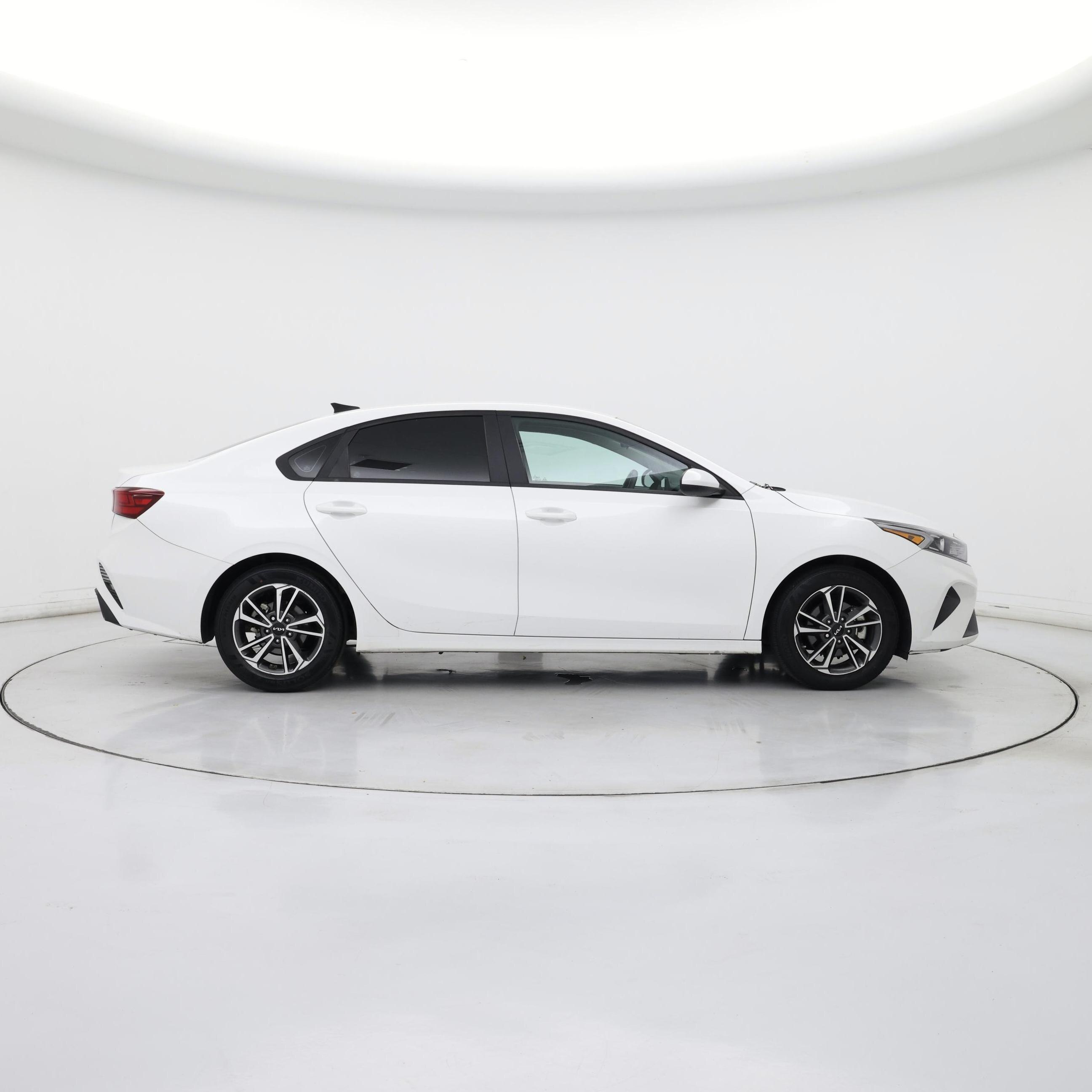 Thumbnail: 2023 Kia Forte - 7