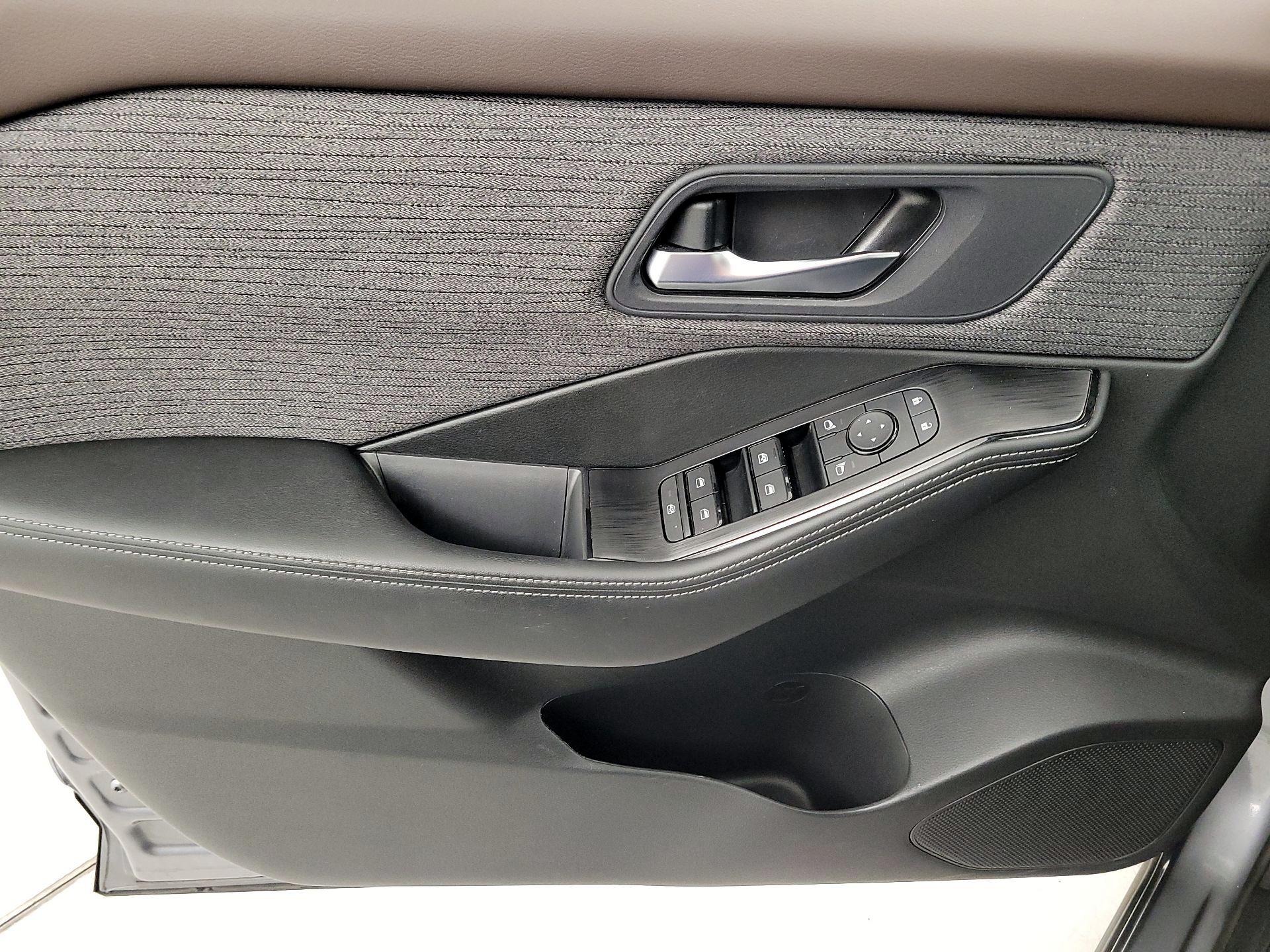 Thumbnail: 2022 Nissan Rogue - 12