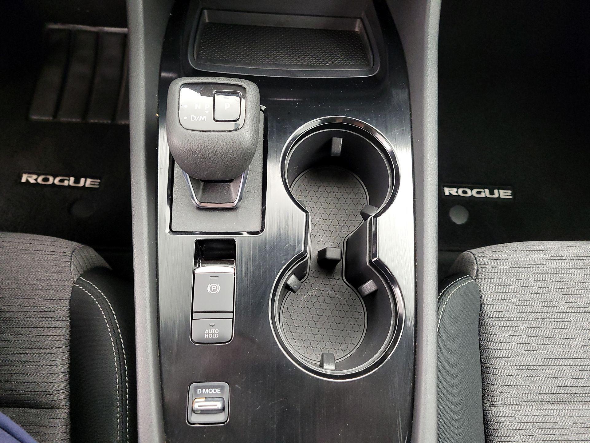 Thumbnail: 2022 Nissan Rogue - 17