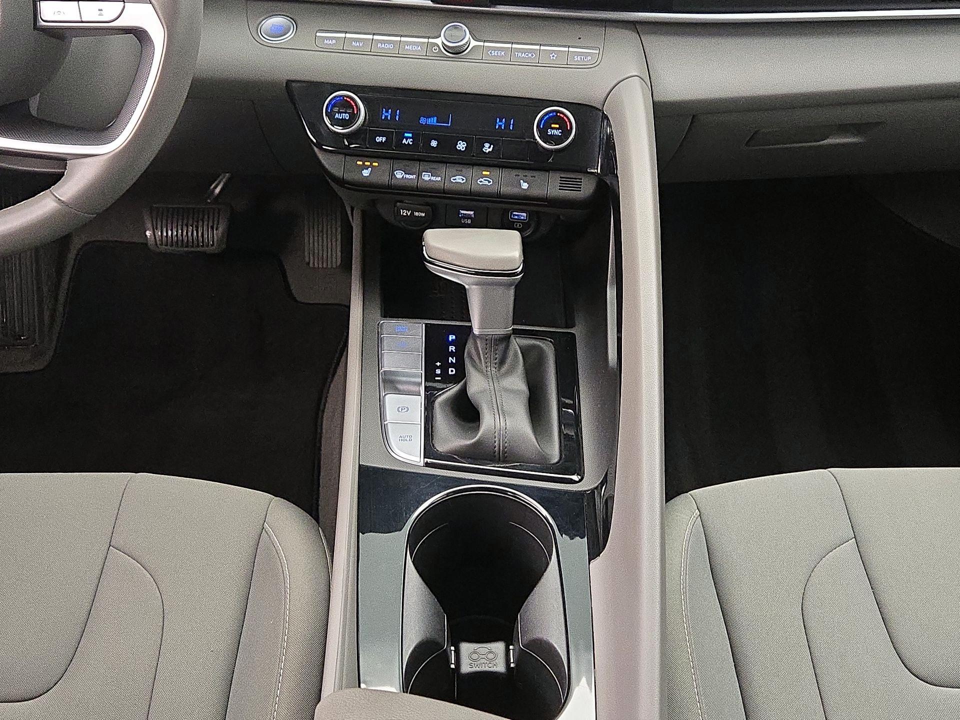 Thumbnail: 2023 Hyundai Elantra - 18