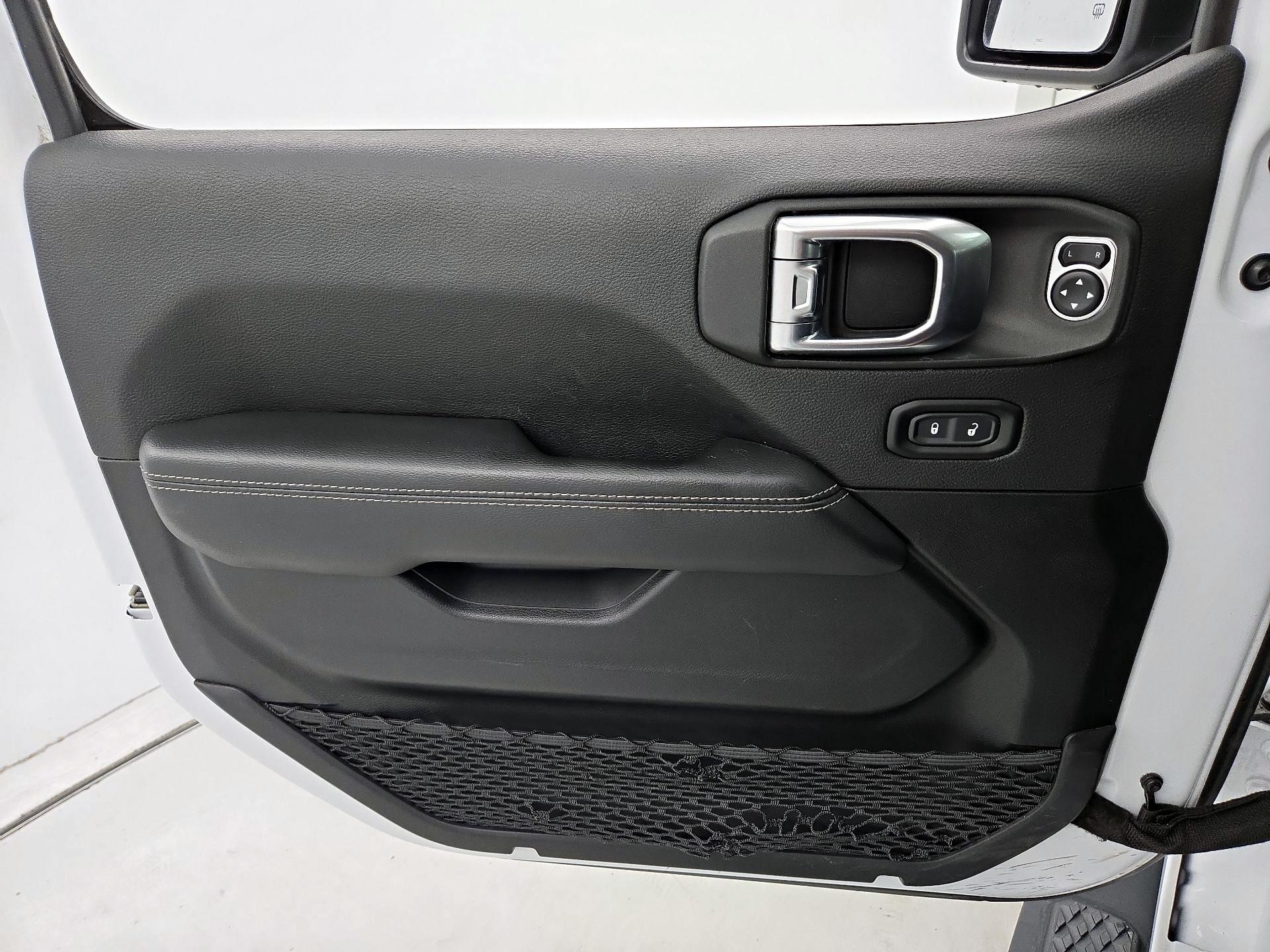 Thumbnail: 2023 Jeep Gladiator - 12