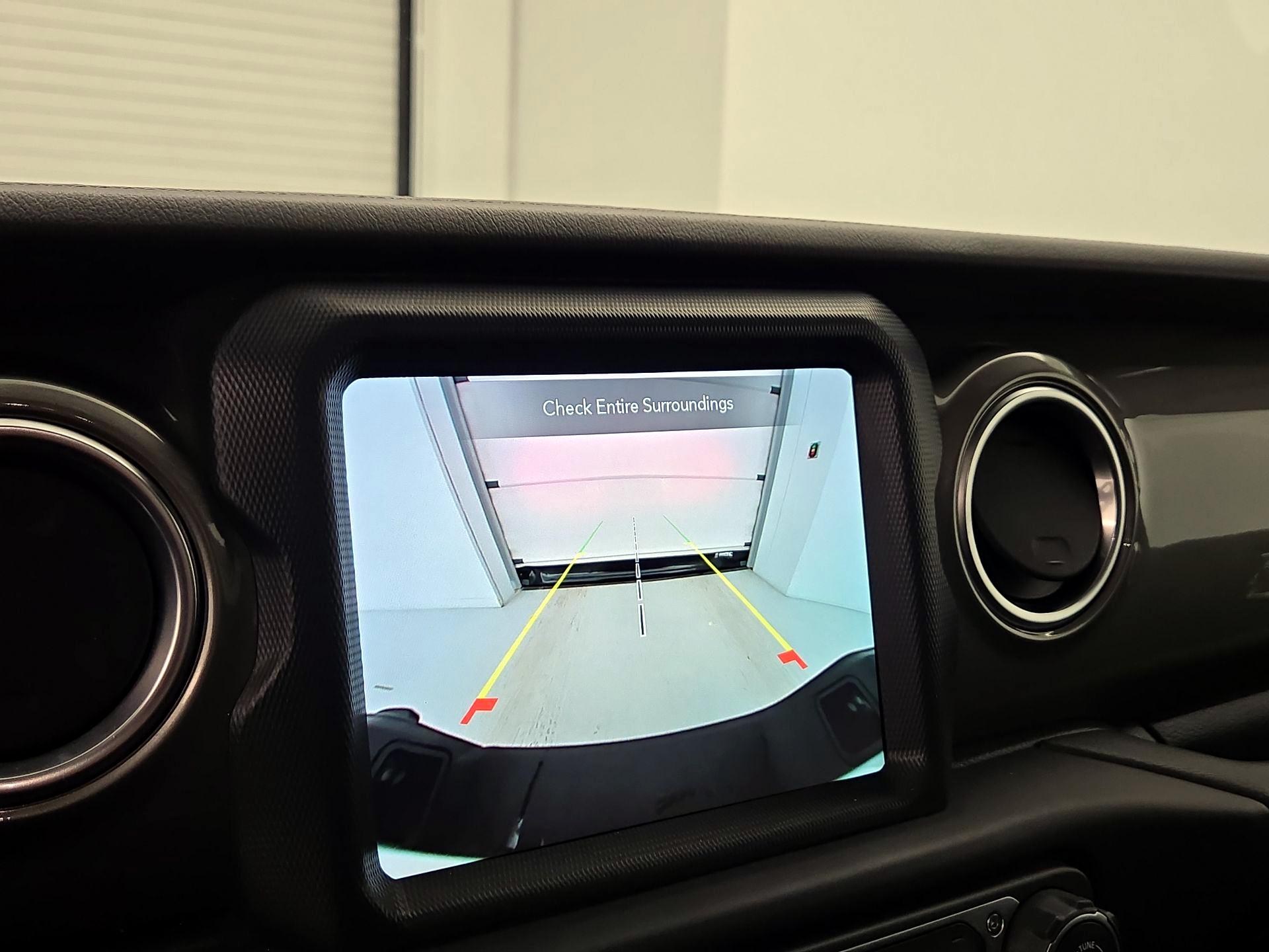 Thumbnail: 2023 Jeep Gladiator - 15