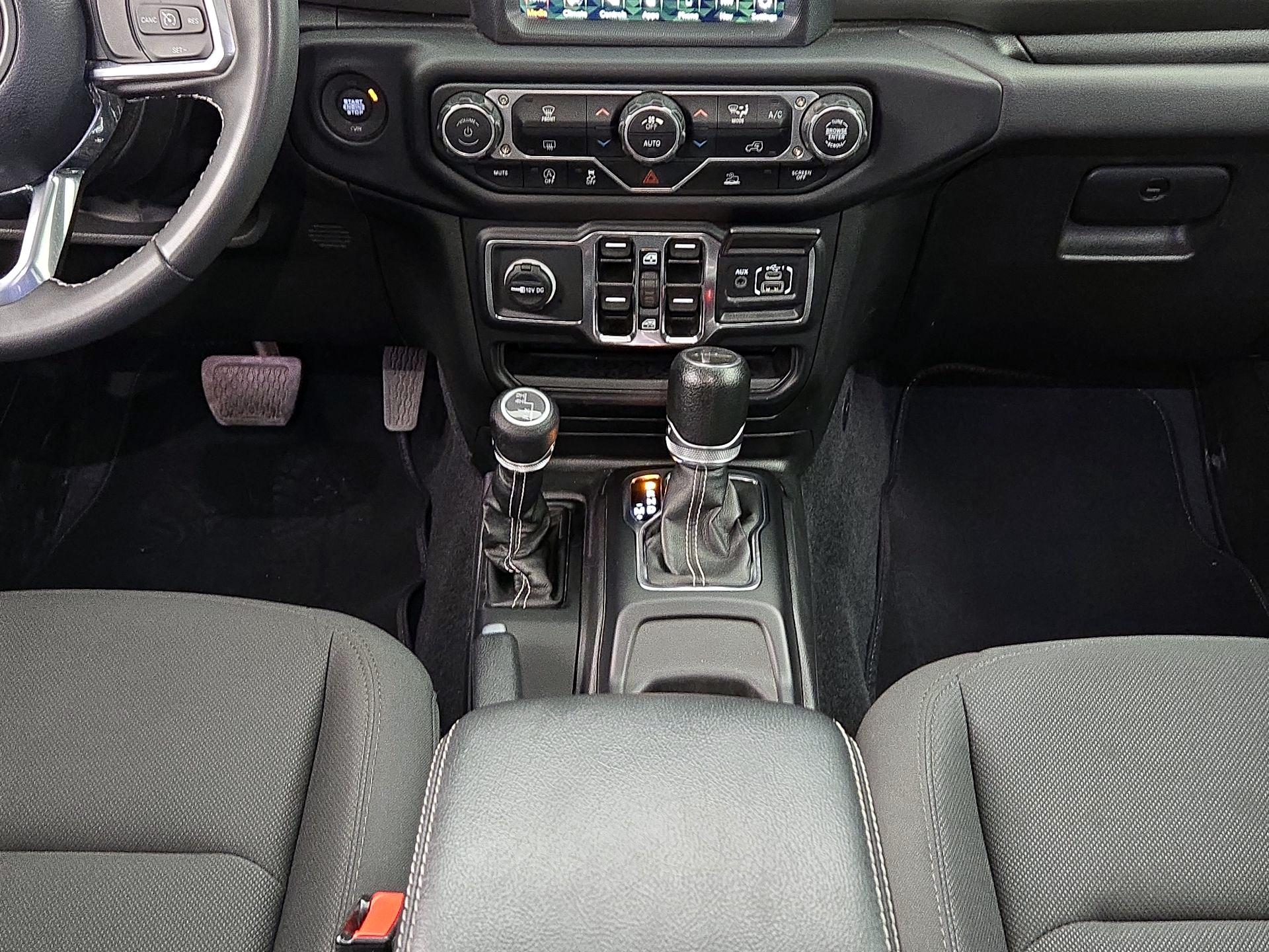 Thumbnail: 2023 Jeep Gladiator - 18