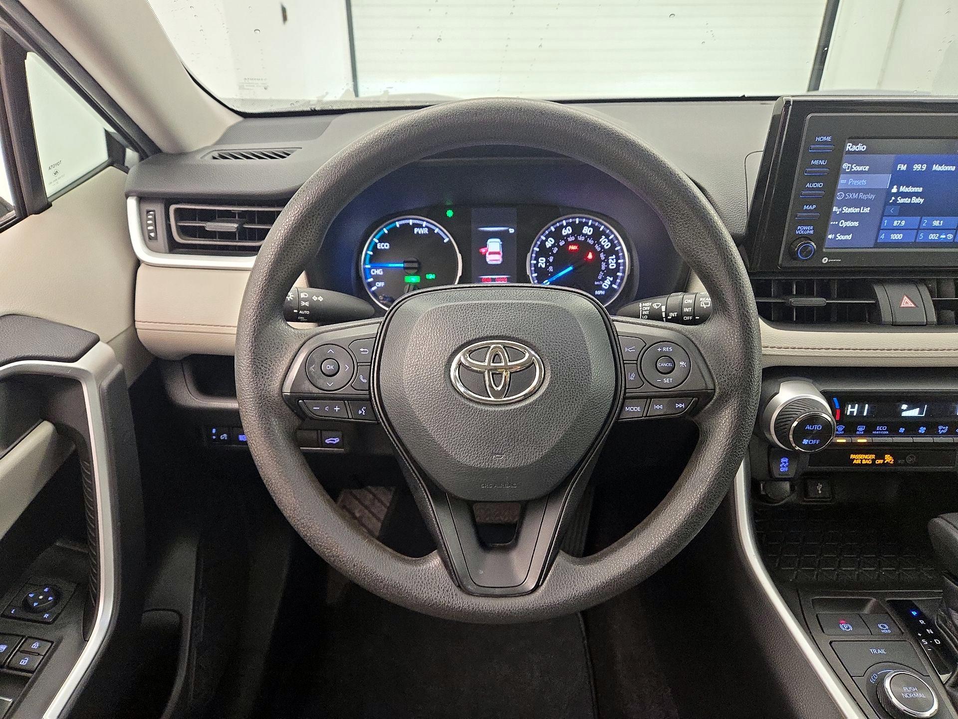 Thumbnail: 2022 Toyota RAV4 - 10