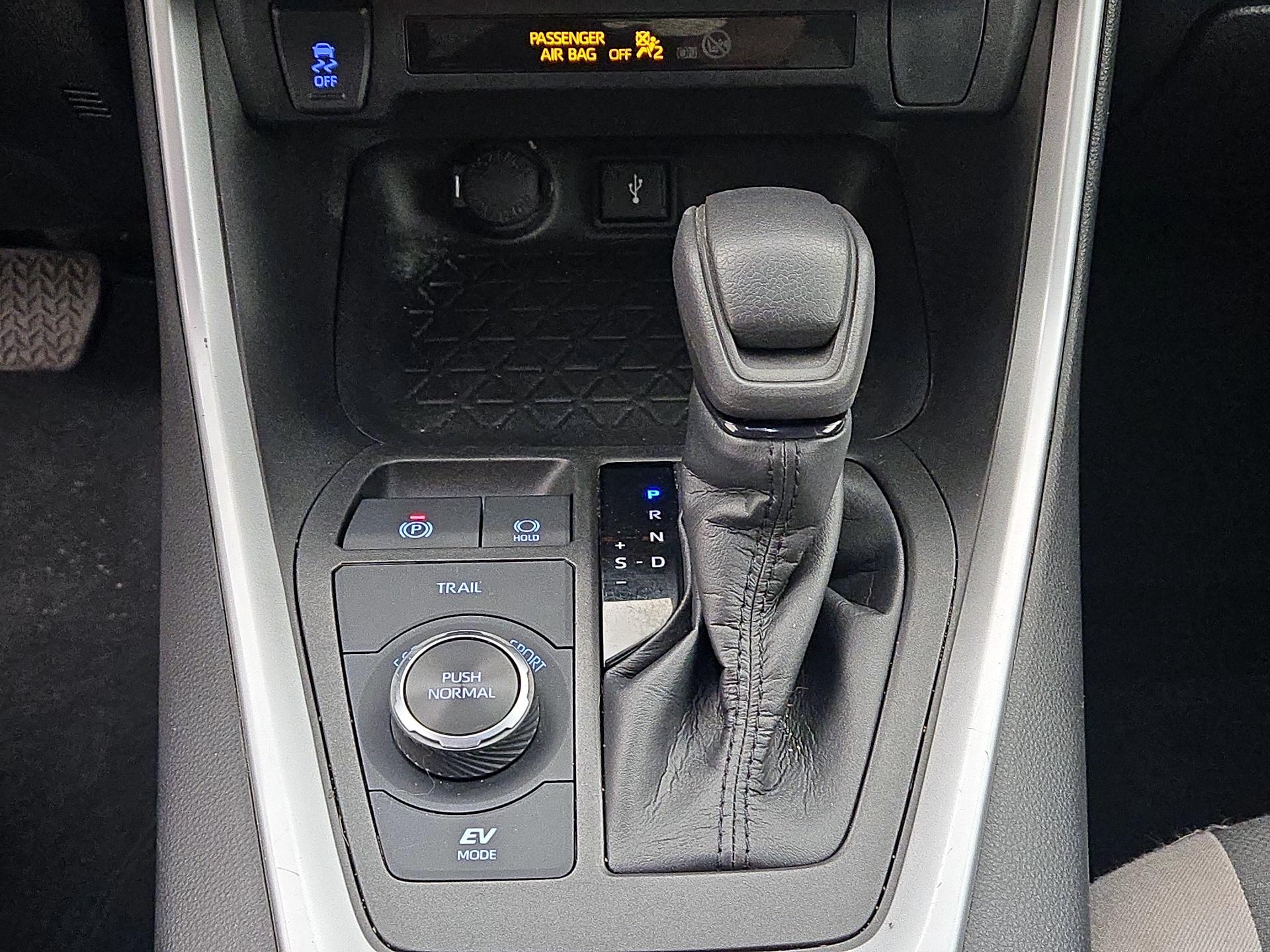 Thumbnail: 2022 Toyota RAV4 - 17