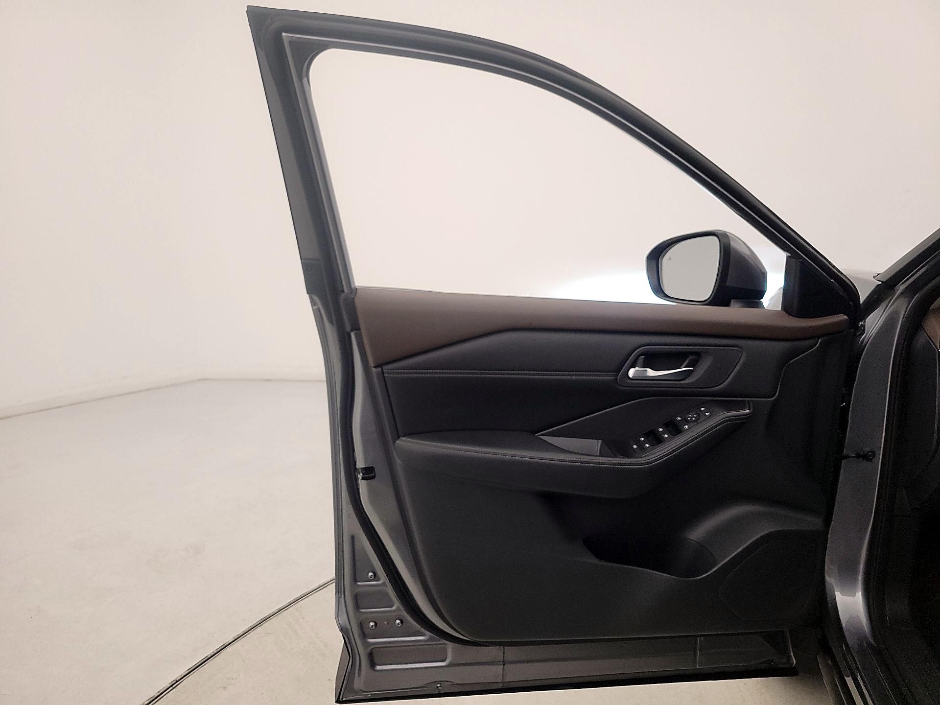 Thumbnail: 2023 Nissan Rogue - 12