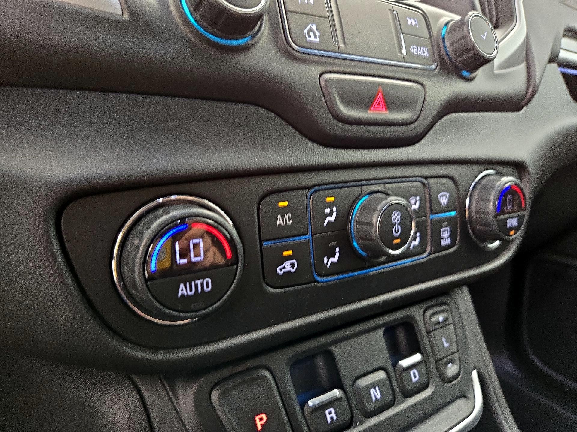 Thumbnail: 2020 GMC Terrain - 16