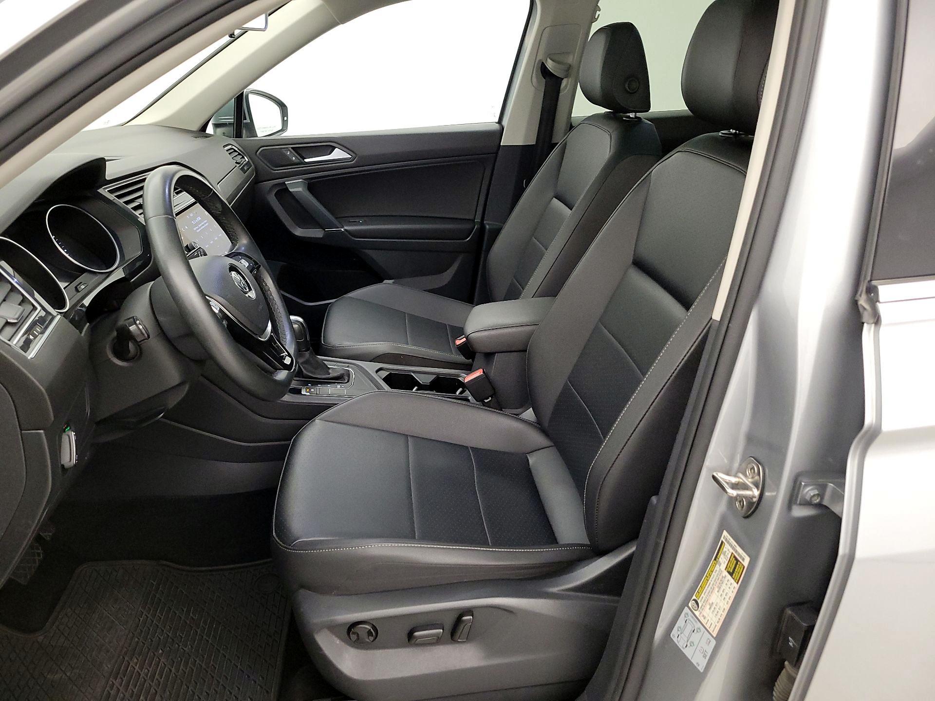 Thumbnail: 2020 Volkswagen Tiguan - 11