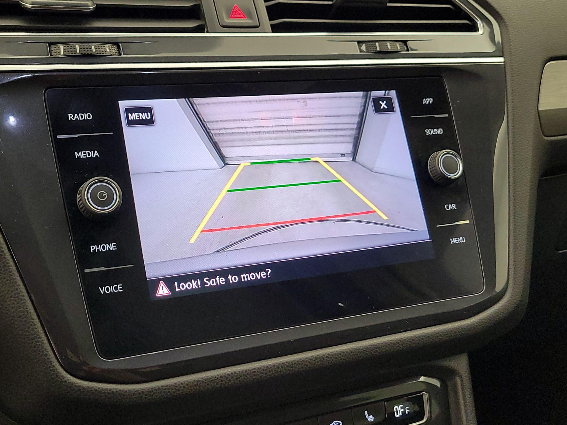 Thumbnail: 2020 Volkswagen Tiguan - 14