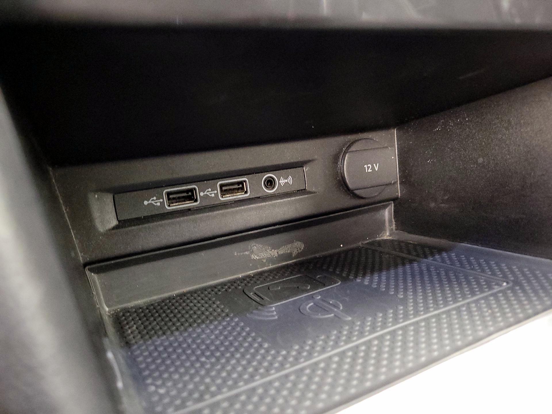 Thumbnail: 2020 Volkswagen Tiguan - 18