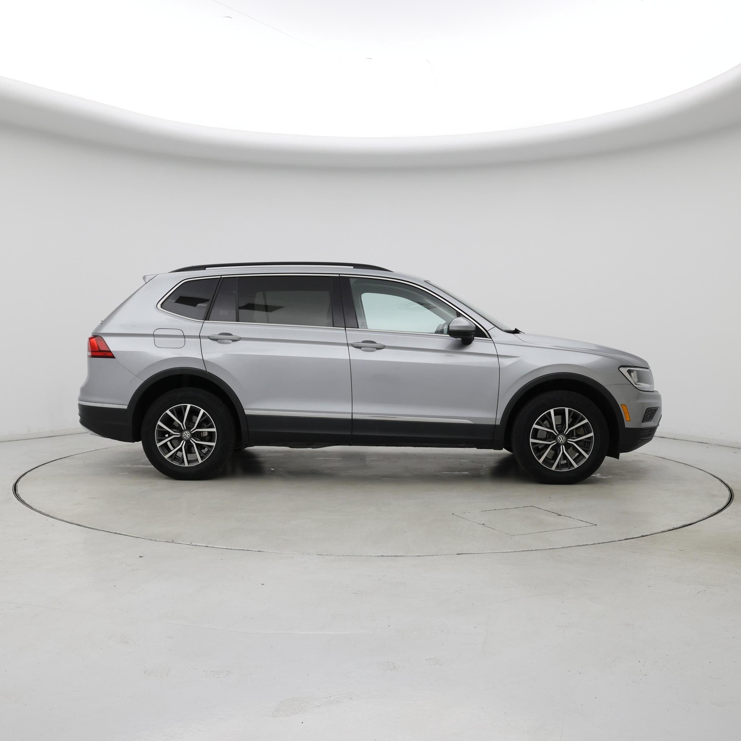 Thumbnail: 2020 Volkswagen Tiguan - 7