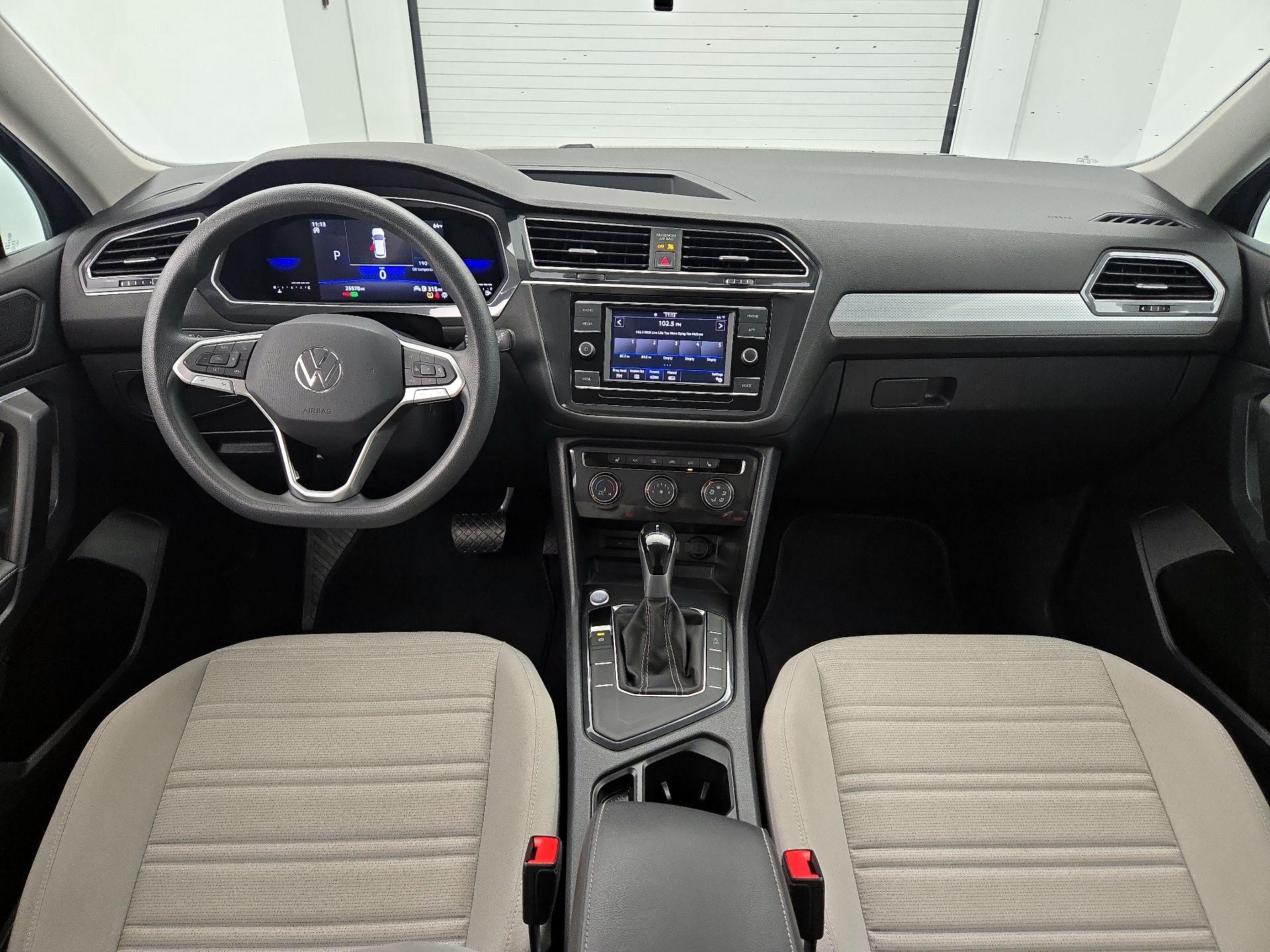Thumbnail: 2022 Volkswagen Tiguan - 9