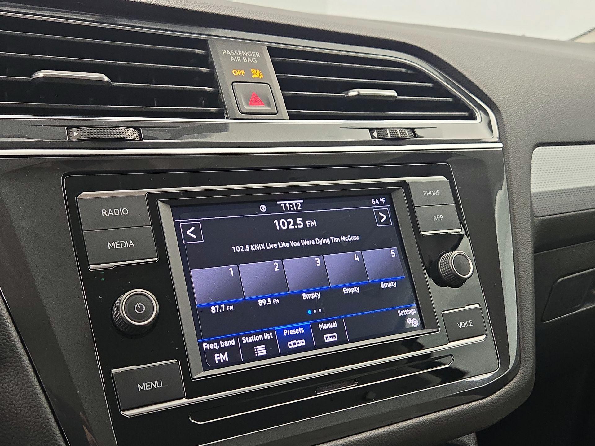 Thumbnail: 2022 Volkswagen Tiguan - 15