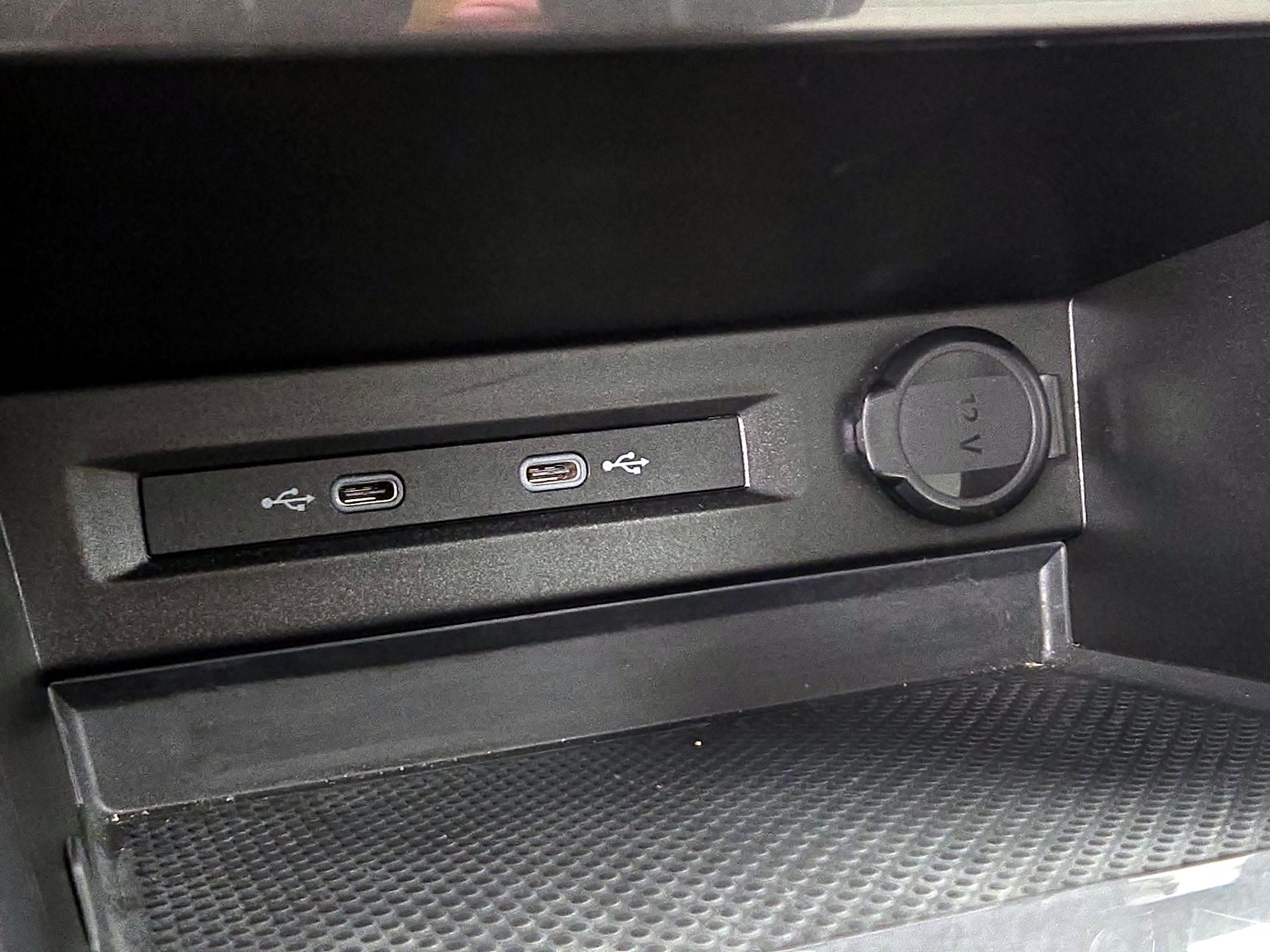 Thumbnail: 2022 Volkswagen Tiguan - 18